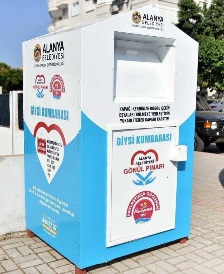 Algerian In Turkey تم وضع 150 حاوية للتبرع بالملابس لمساعدة الفقراء في ألانيا Facebook