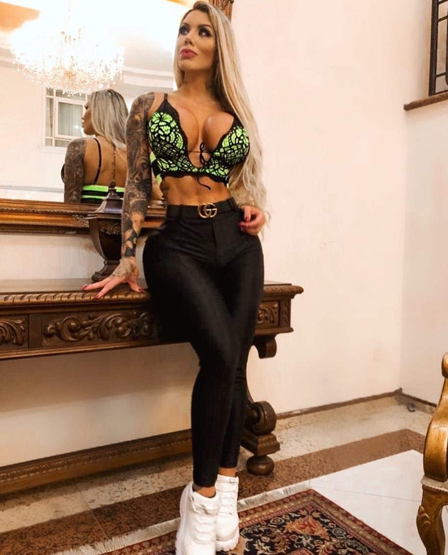 Letícia Alonso 💚 Facebook