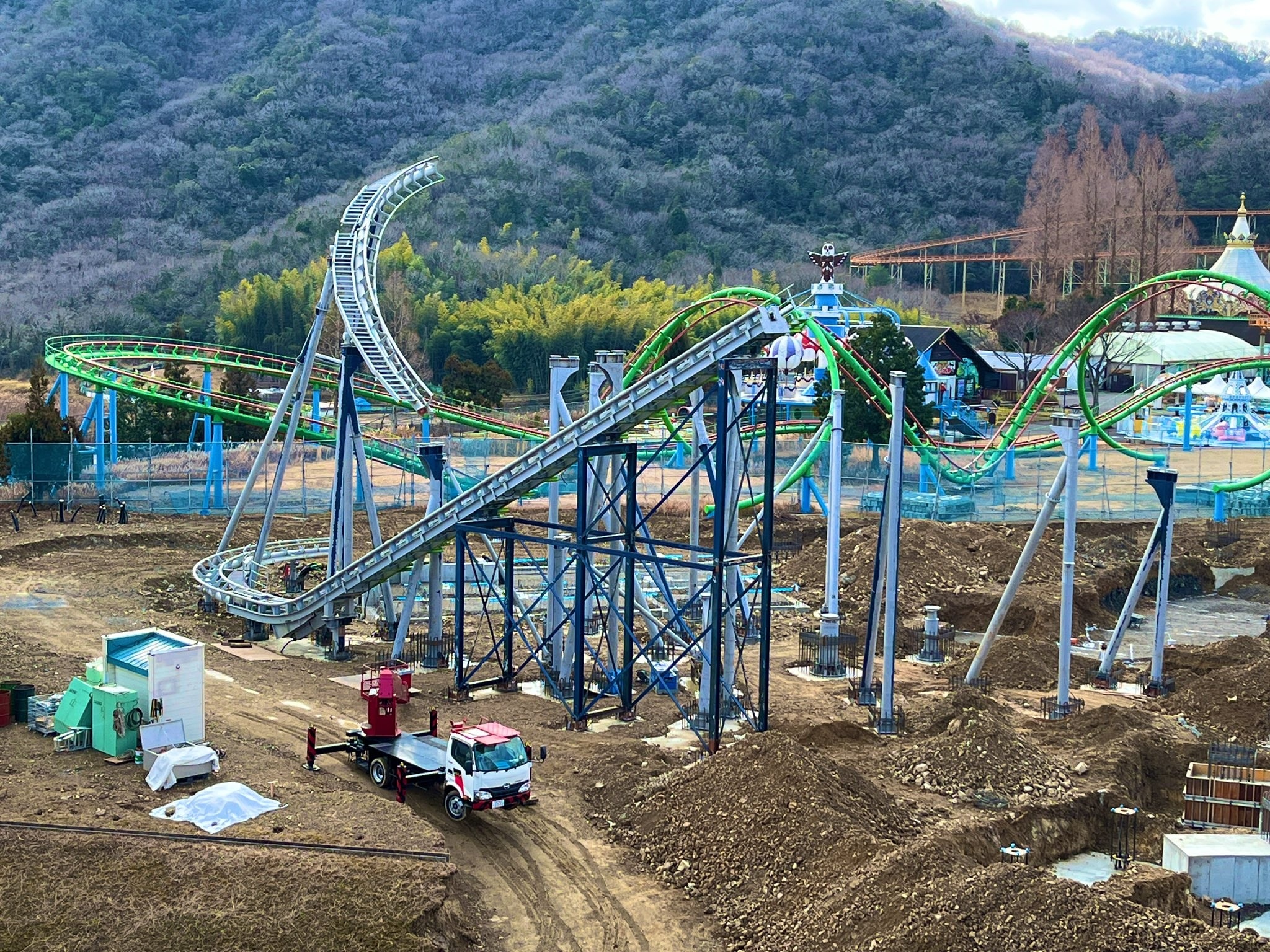 Venus is a space-themed roller coaster that used to be located in
