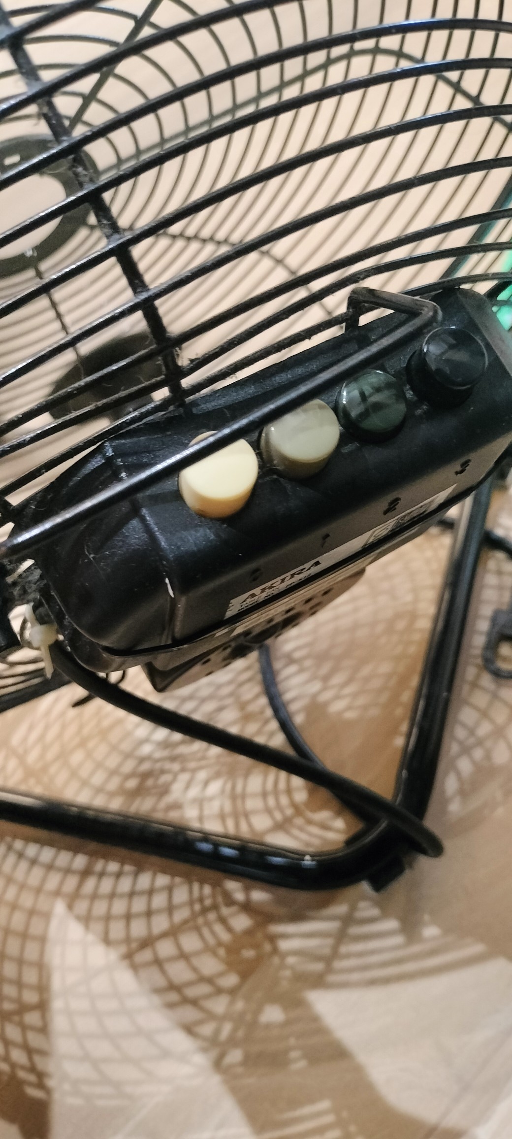 Akira Funatsu室内機 Is Akira floor fan button issue fixable?