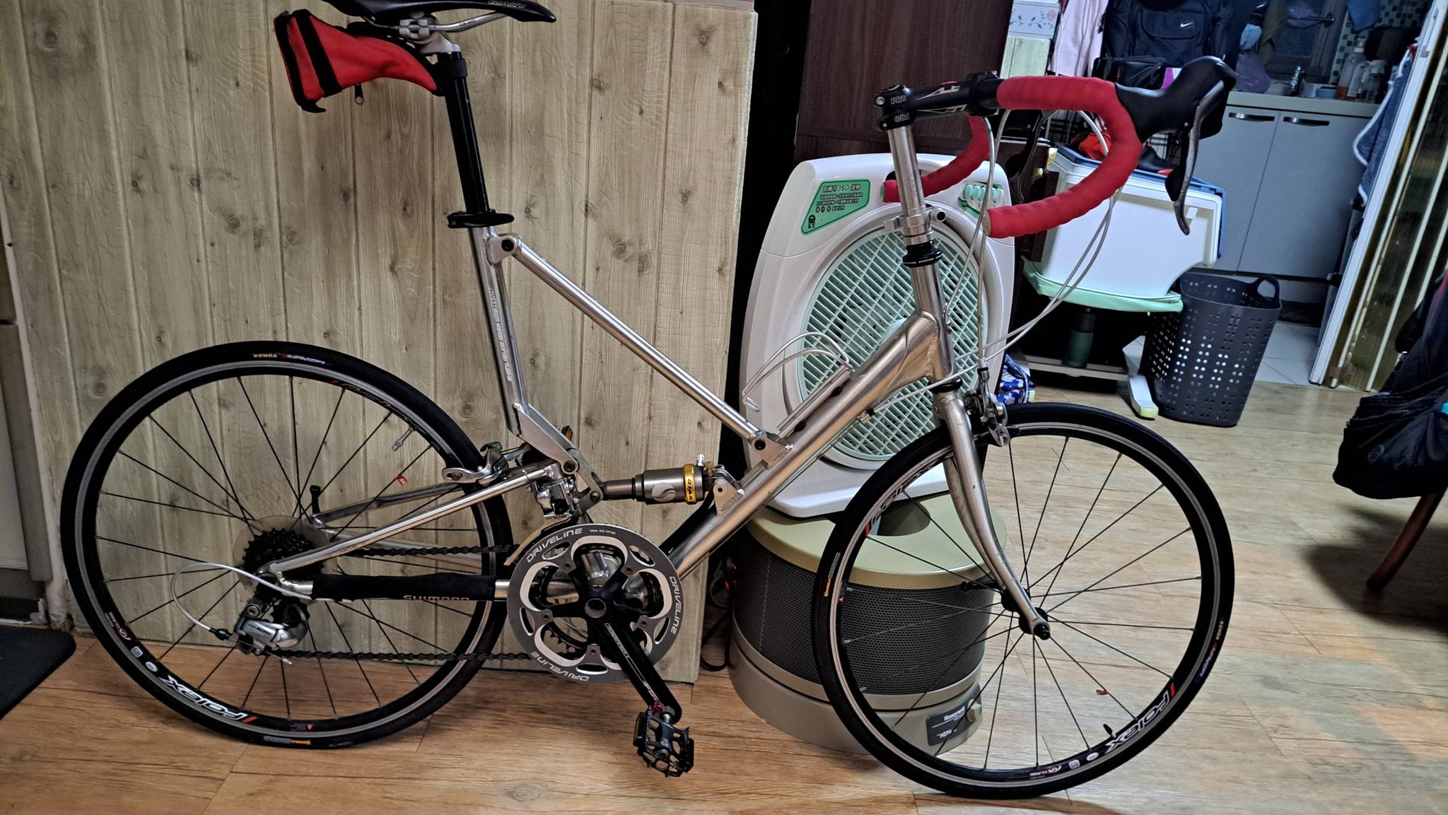 售日本DOPPELGÄNGER FX01~stealth 20吋六段變速的折疊車自行車～小折鋁合金