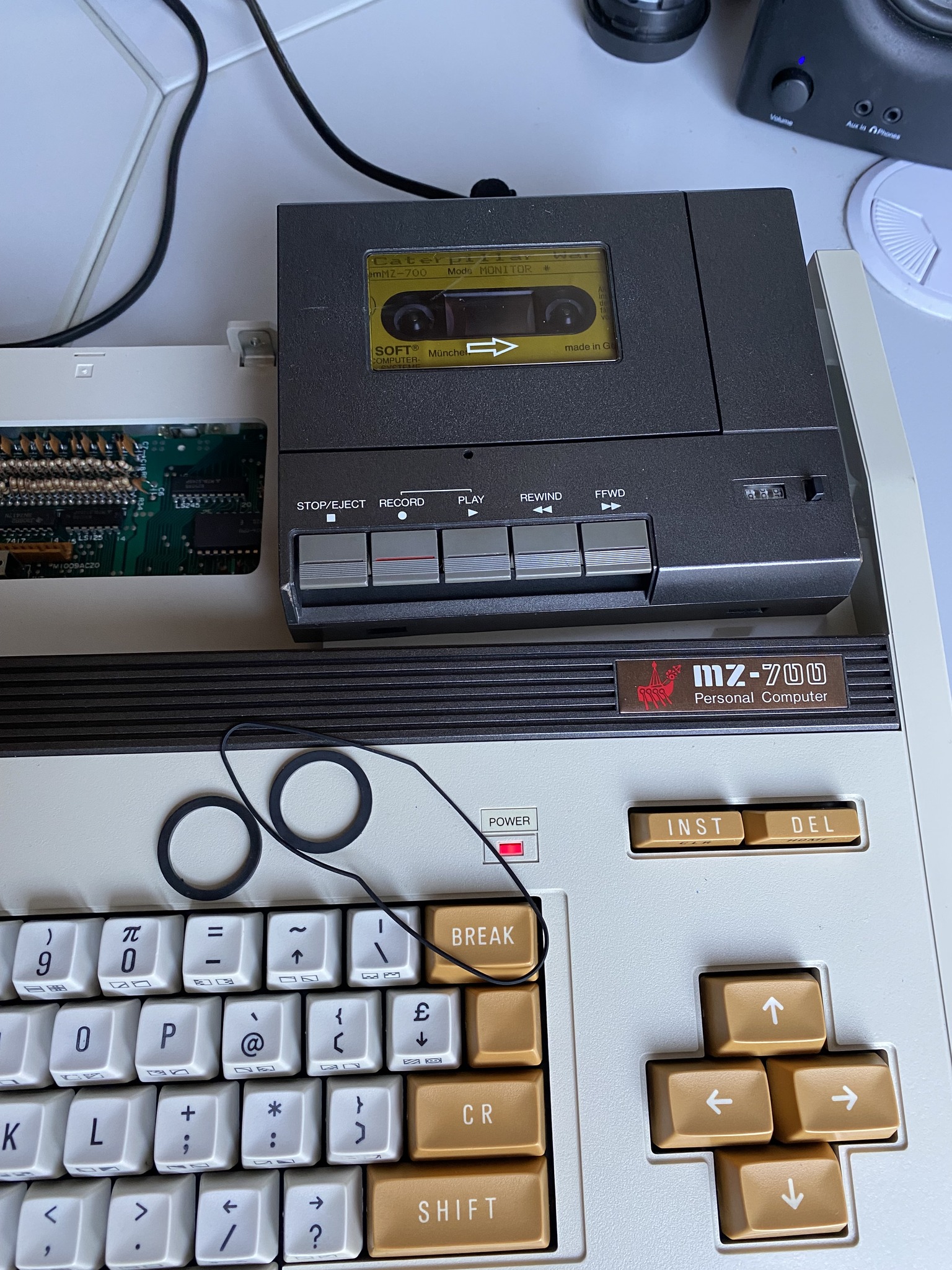 Sharp MZ2500 8 bit computer features