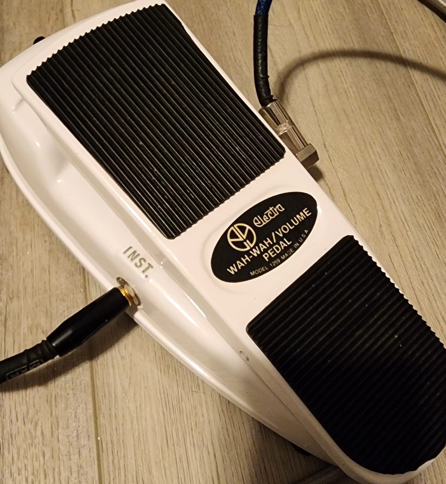 What is this vintage wah pedal with 520mh inductor?