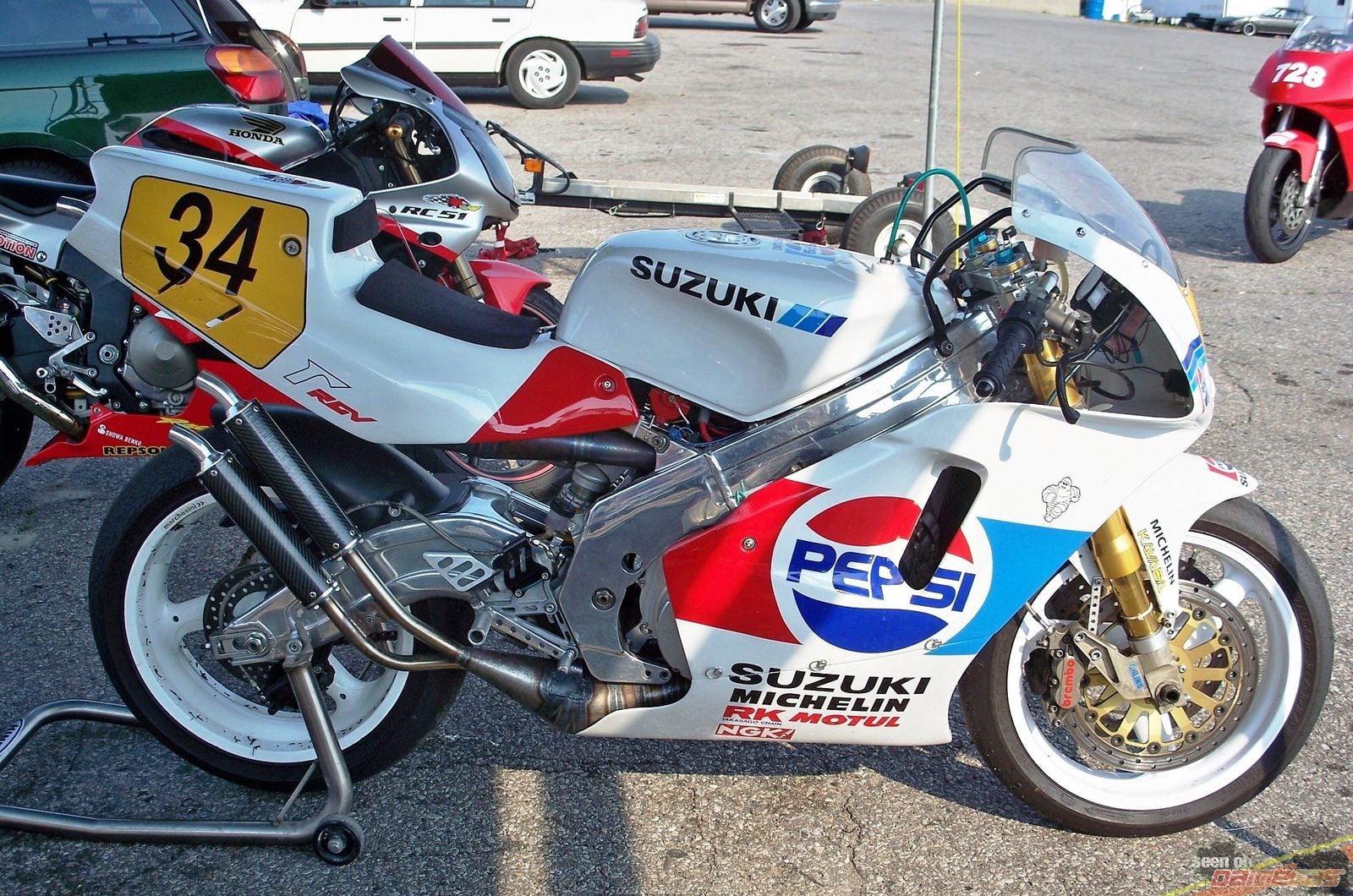 Kevin Schwantz Replica RGV500 - RG500/RGV250 hybrid. Bet this is