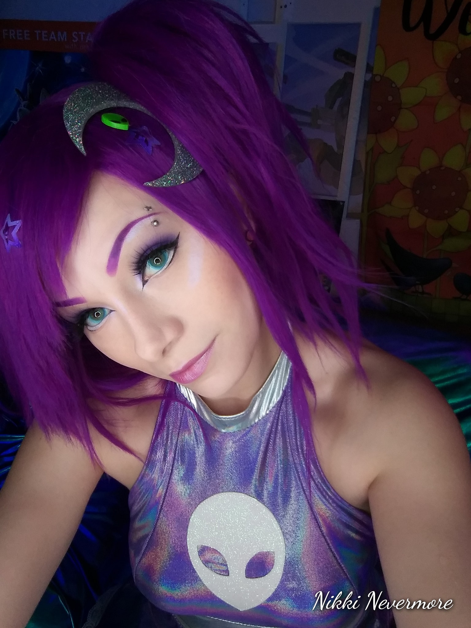 Nikki Nevermore Live in 15 minutes for the special Thanksgiving story stream! With Rocket