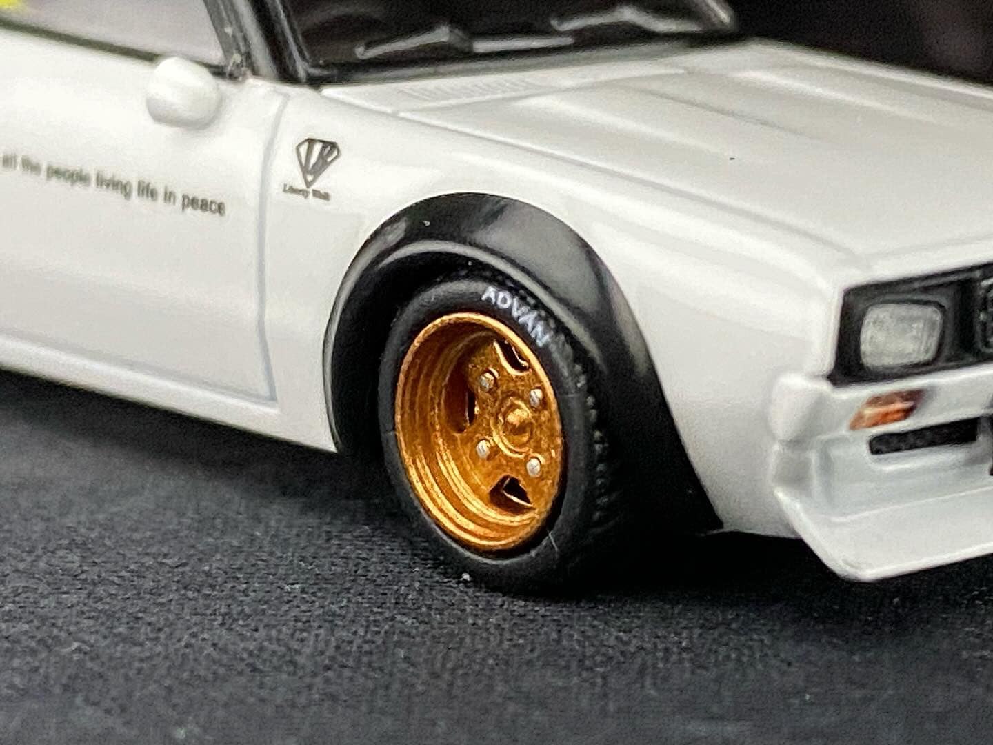 Inno64 1/64 Nissan Skyline GT-R R32 diecast model available