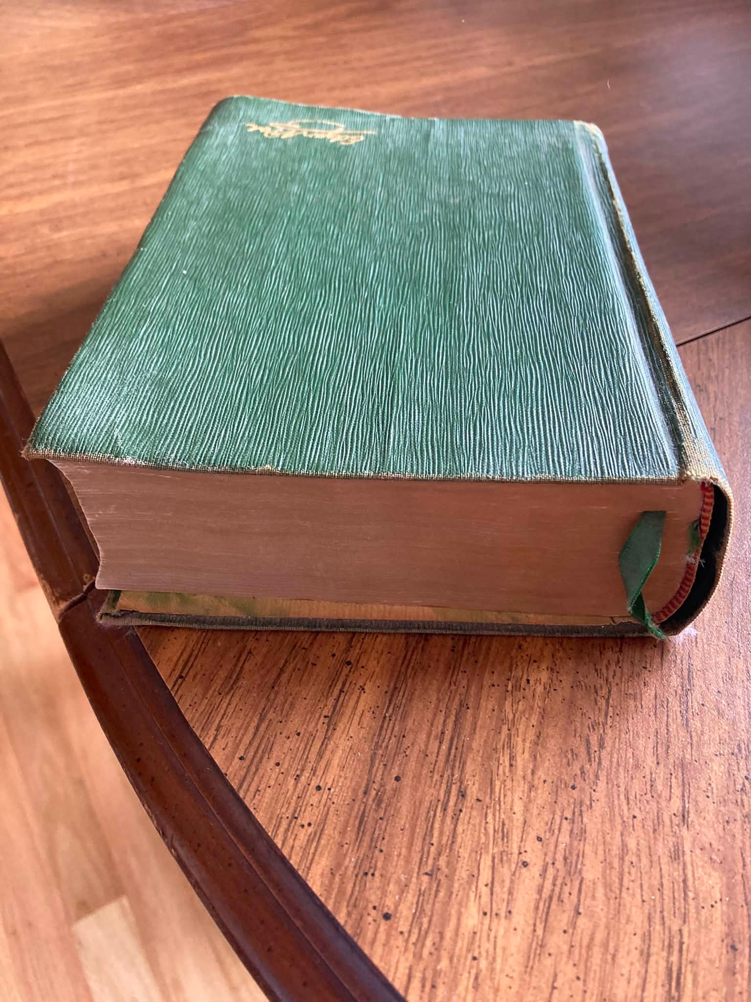 Is there an app to determine the value of a pulp novel?