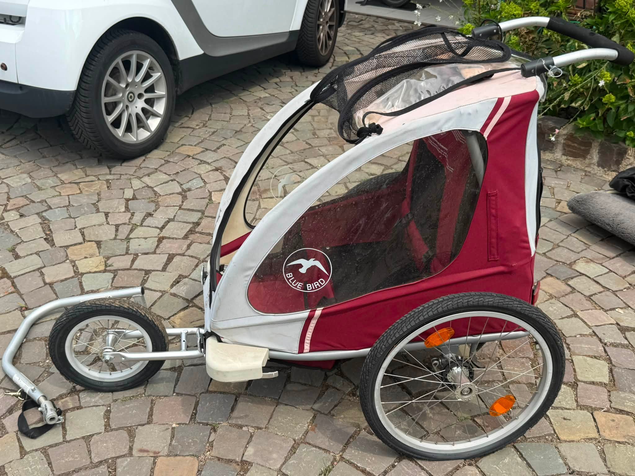 babyschale fahrradanhänger croozer Vaaya 2 mieten und testen - mit Kaufoption Grösse:S (8) size:192 cm Cube TOWN HYBRID ONE Ein abnehmbares Kopfpolster sorgt