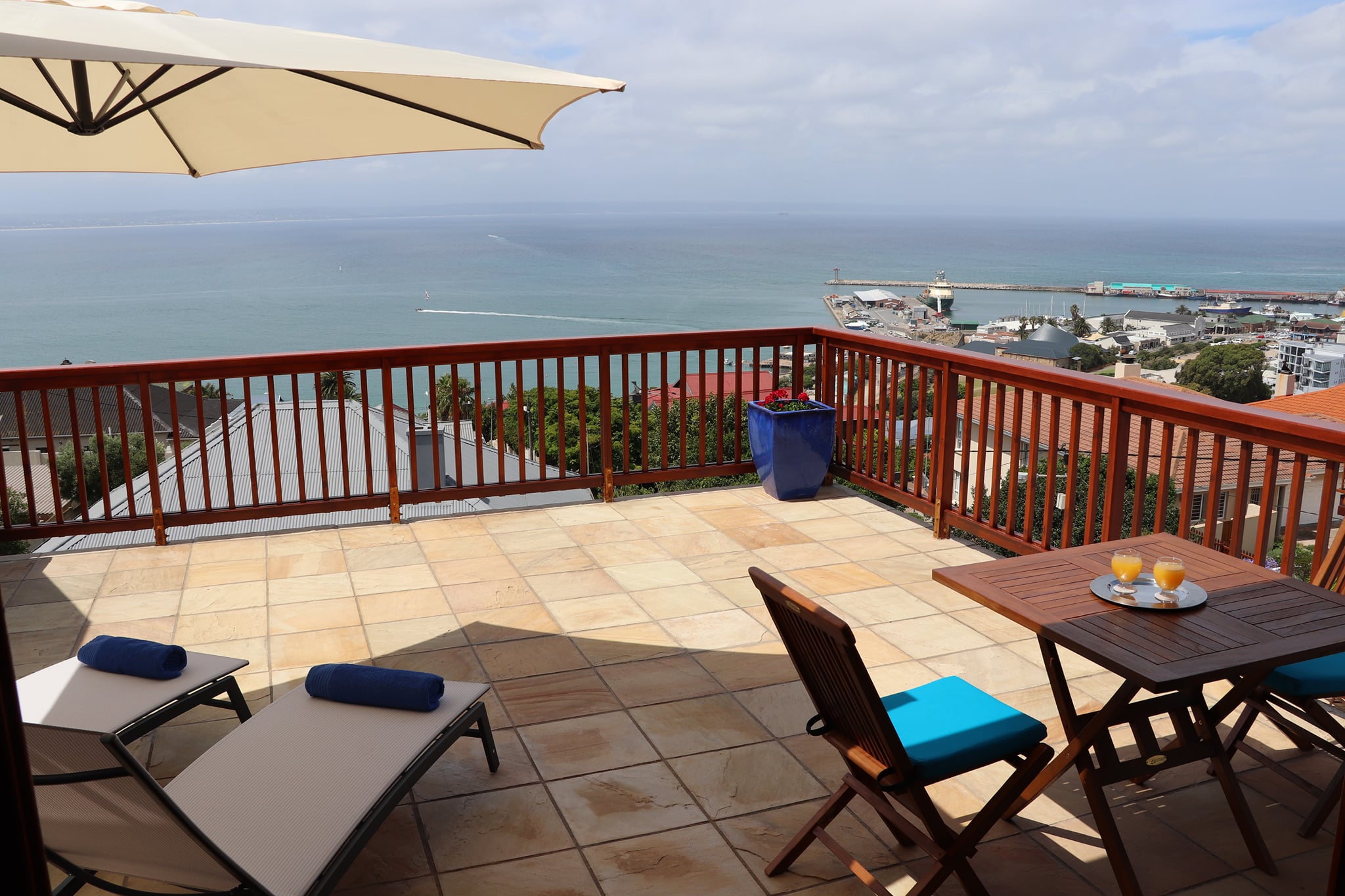 Aquamarine Guest House - Mossel Bay B&B Accommodation | Mossel Bay