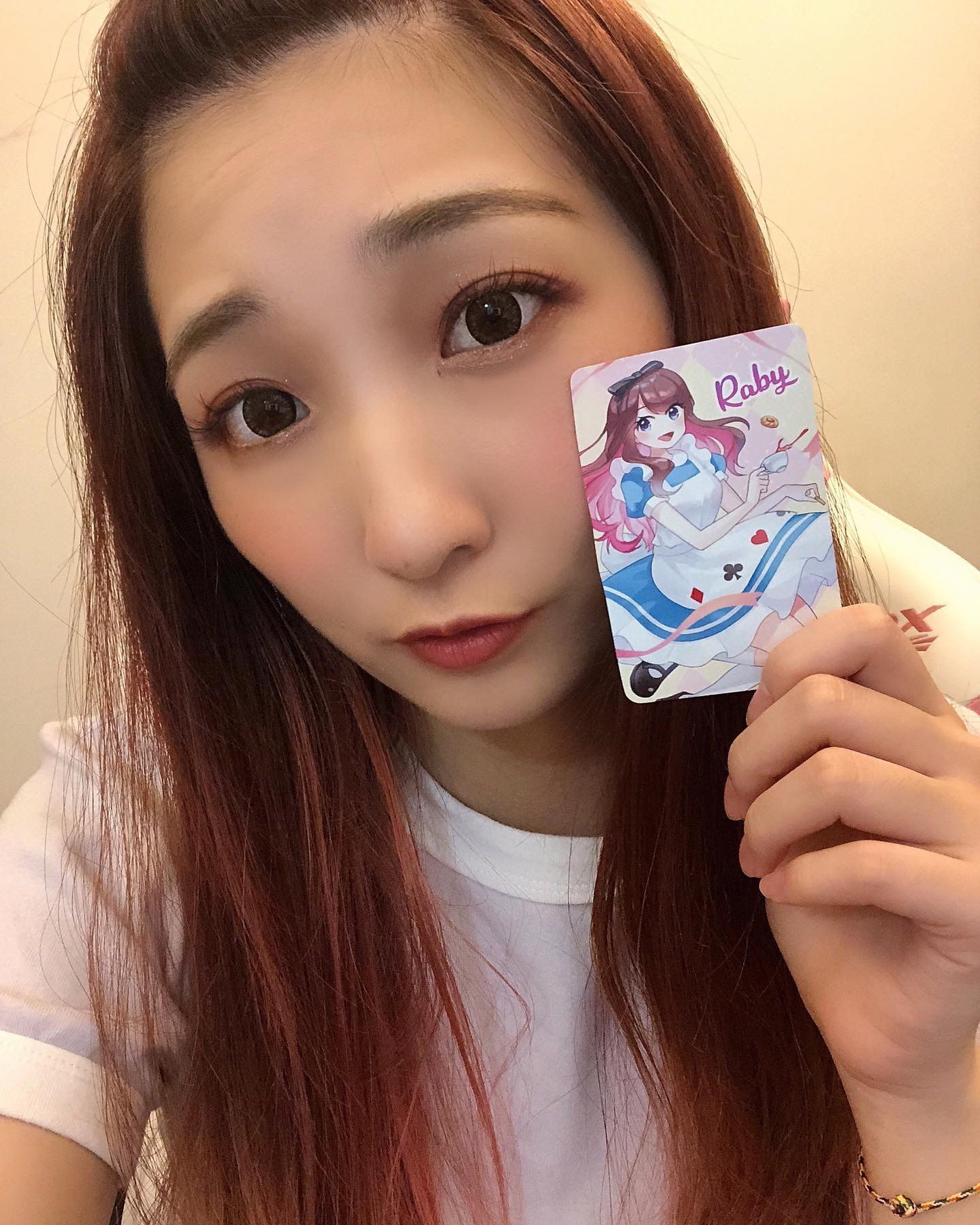Raby 瑞比 - 之前六月時辦過星賞活動 當時的活動禮物就是這張悠遊卡 ️ 是Q版的我(/// ///)...