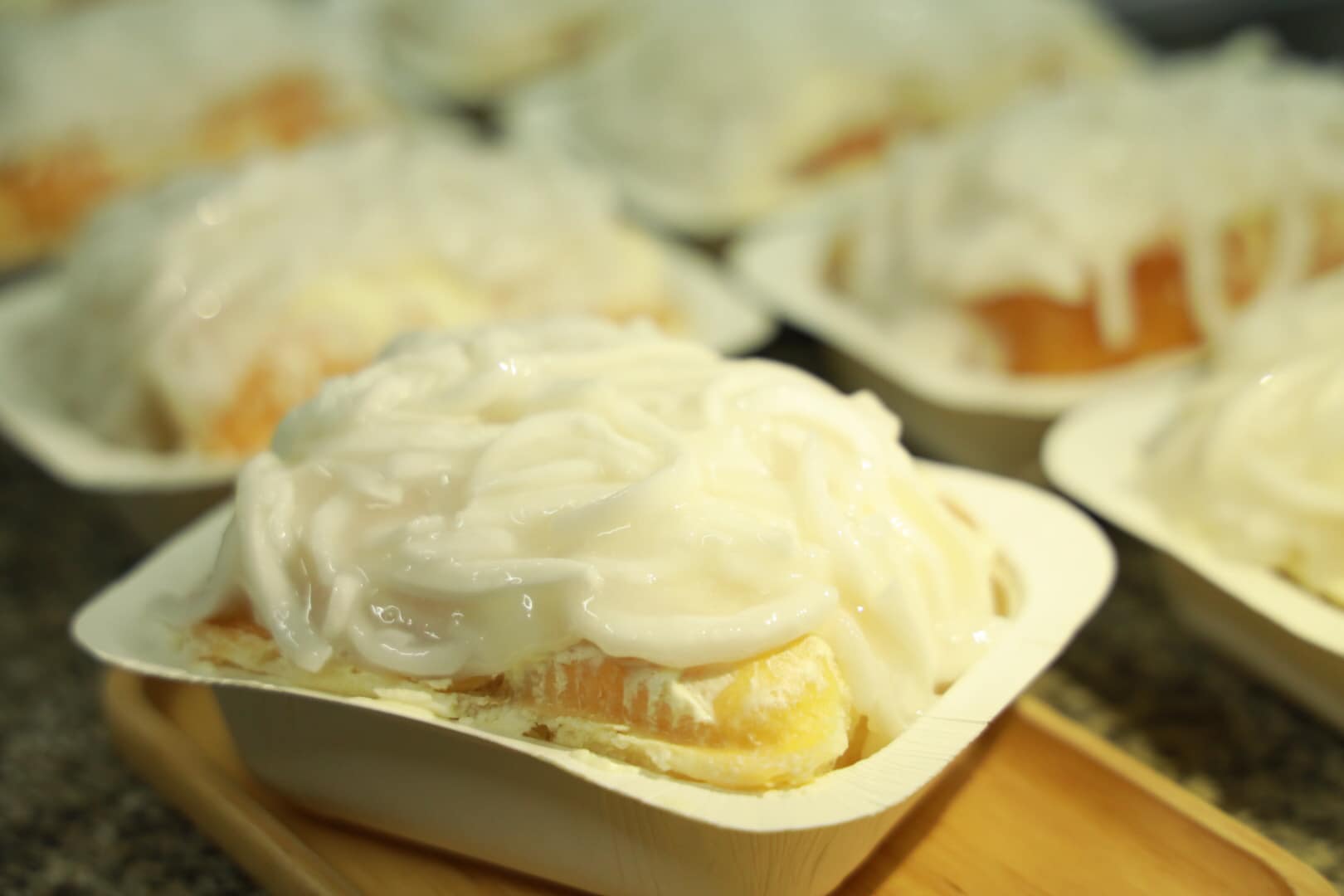 มะพร้าวครีมสด ขนมปังเนื้อนุ่ม... - Cafe' inn factory