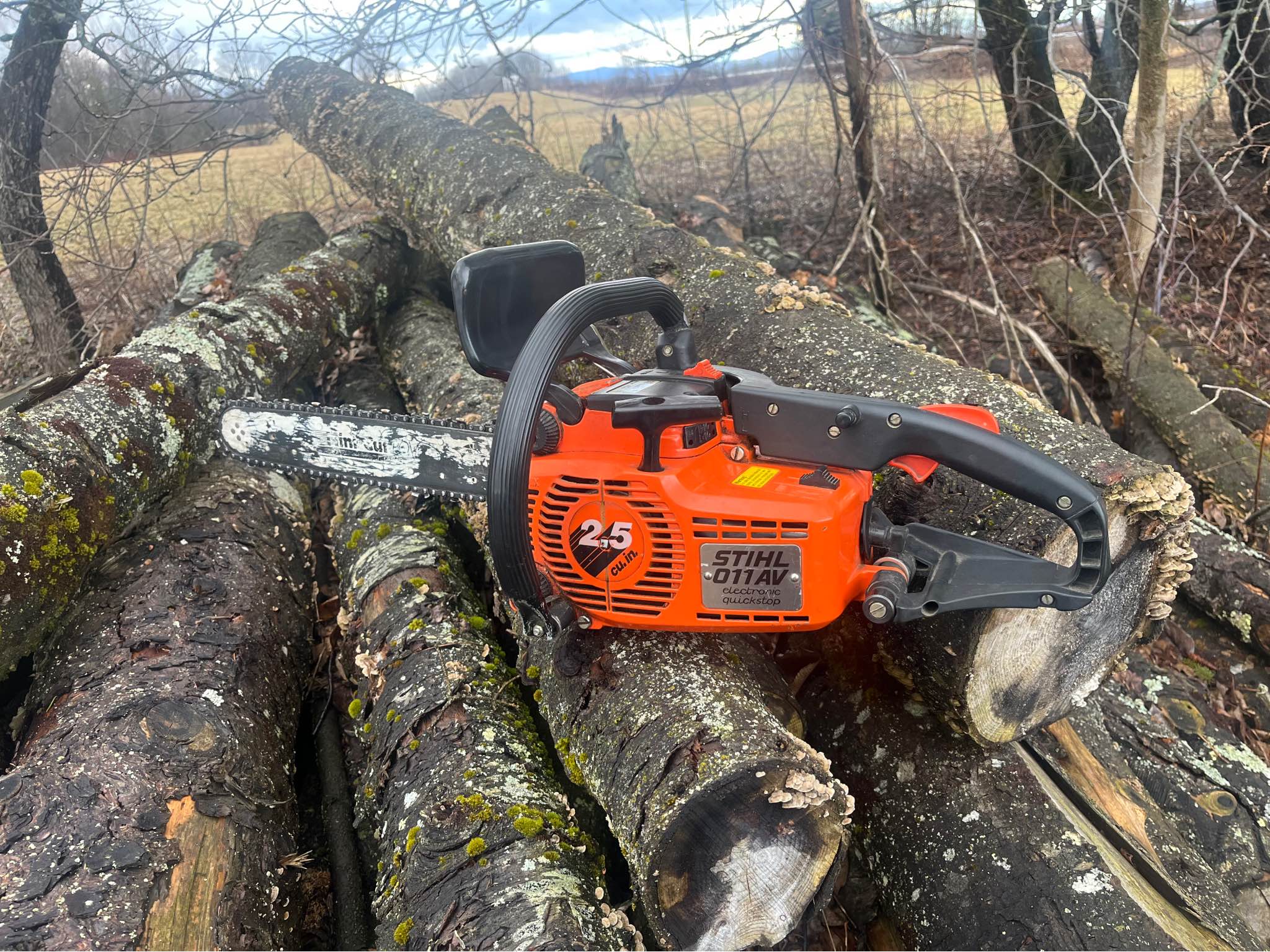 Stihl 011 av one handed saw like new open to trade
