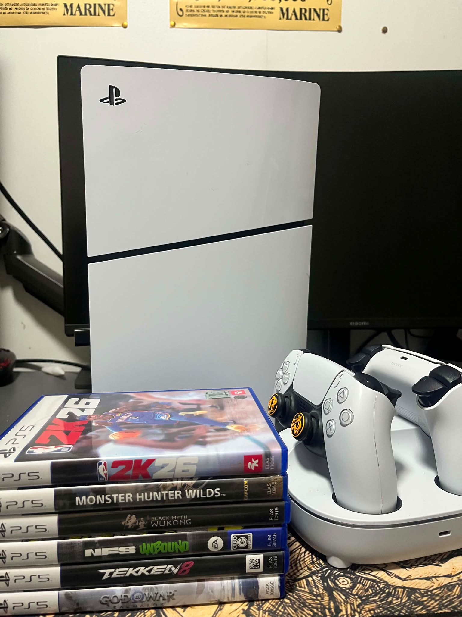 Package includes; 1pc ps5 slim 2pc DS5 controller 1pc HDMI 1pc