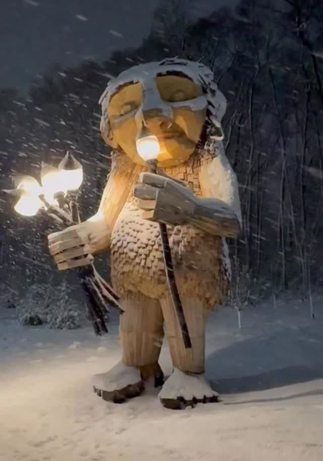 Snowy troll season has begun! ❄️✨ Mama Rosa is already enjoying