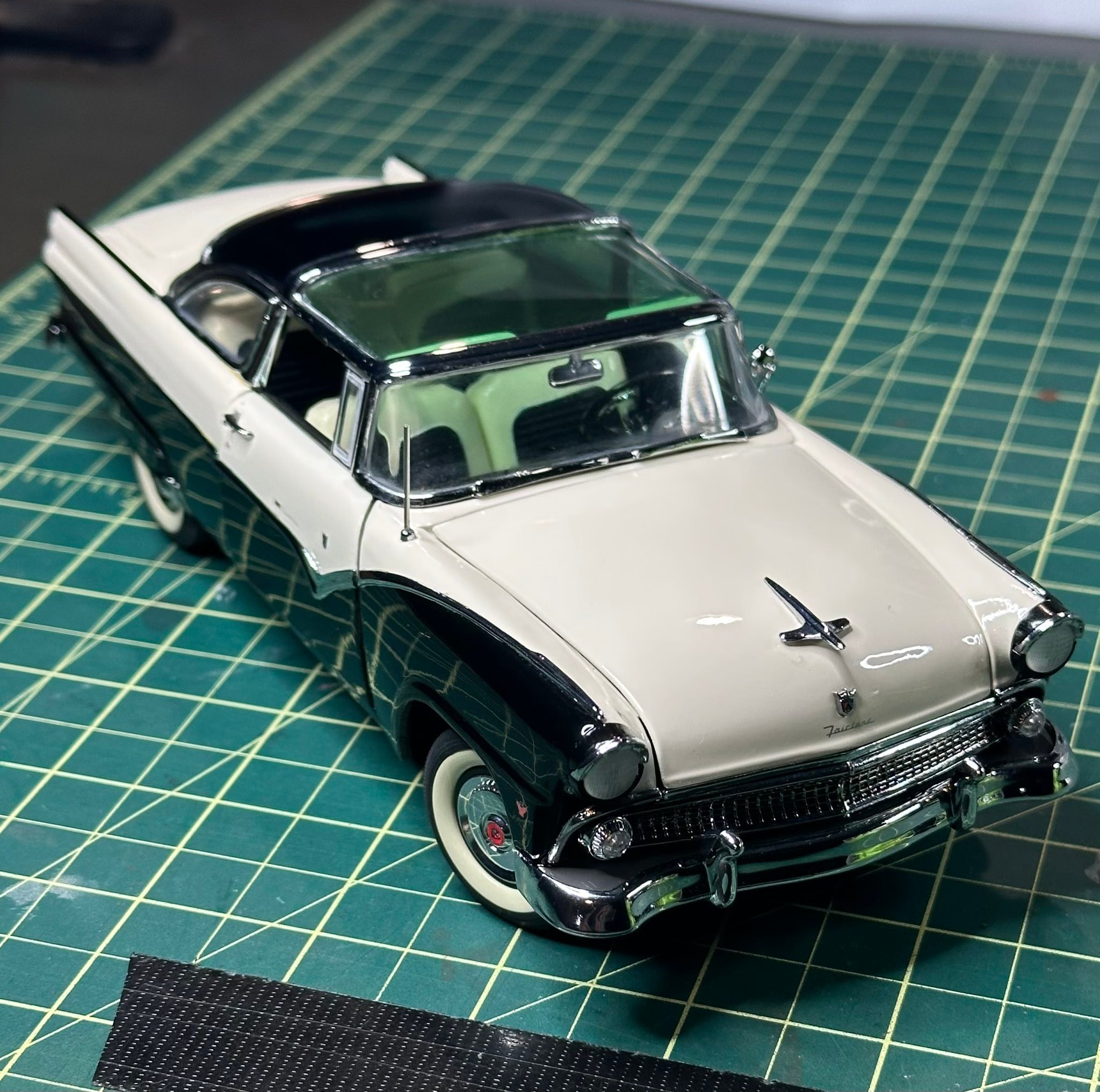 American Muscle Mint 1/18 1956 Ford Fairlane Sunliner Facebook