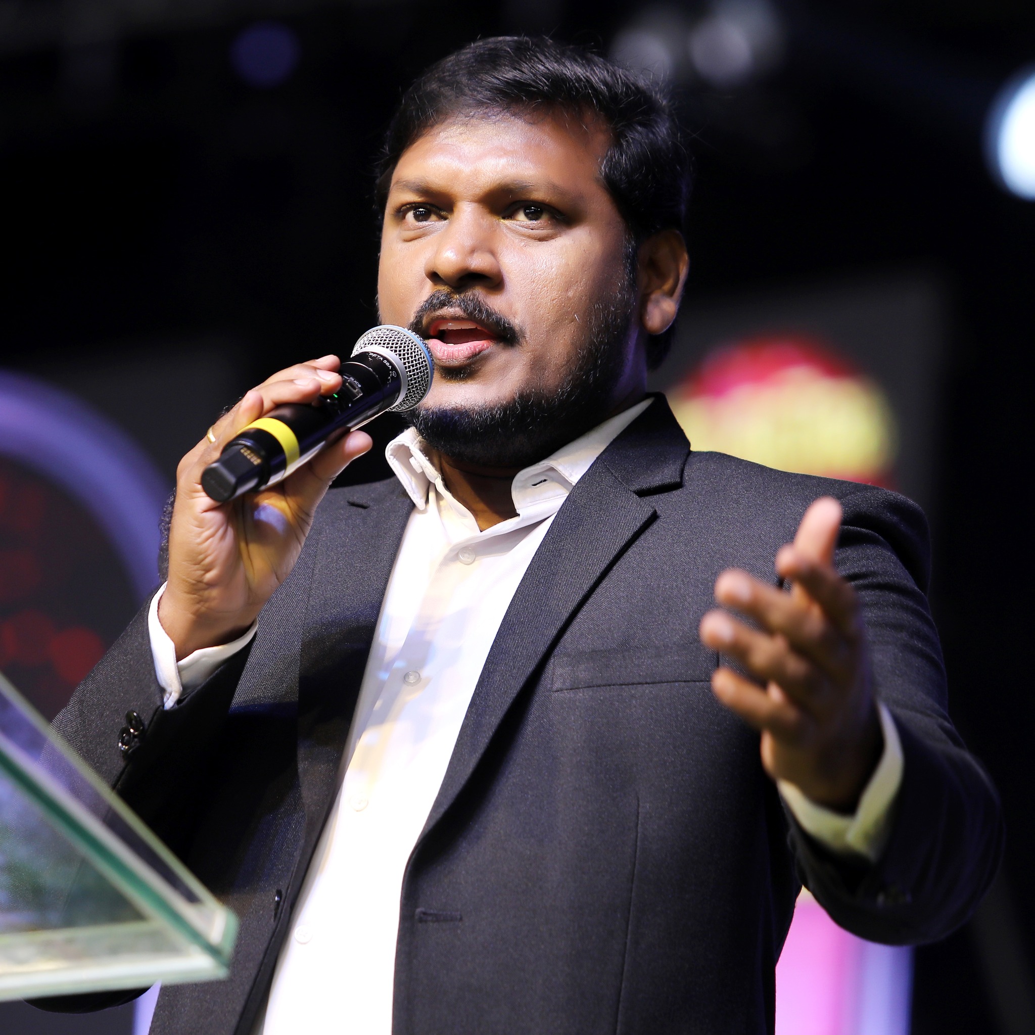 joshua-gariki-happy-birthday-my-dear-wife-aruna-facebook