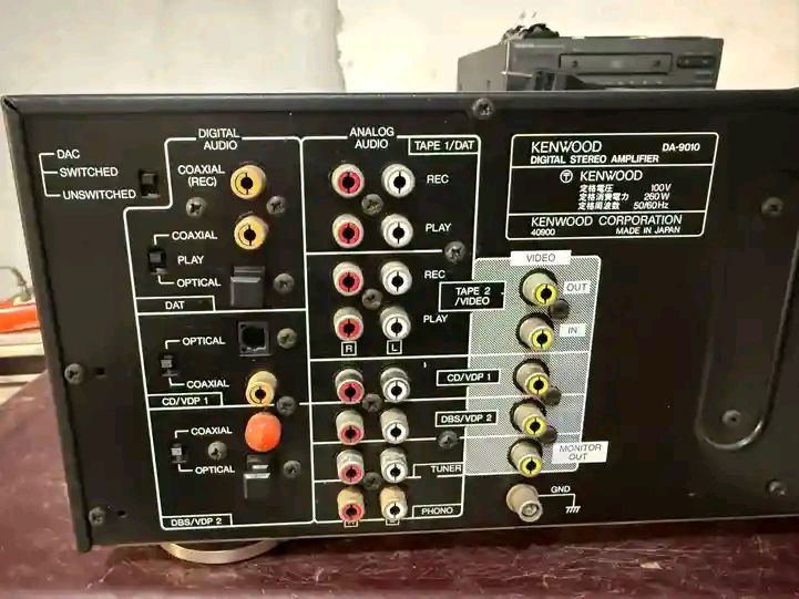 Kenwood DA-9010 preamp output DC issue with analogue source
