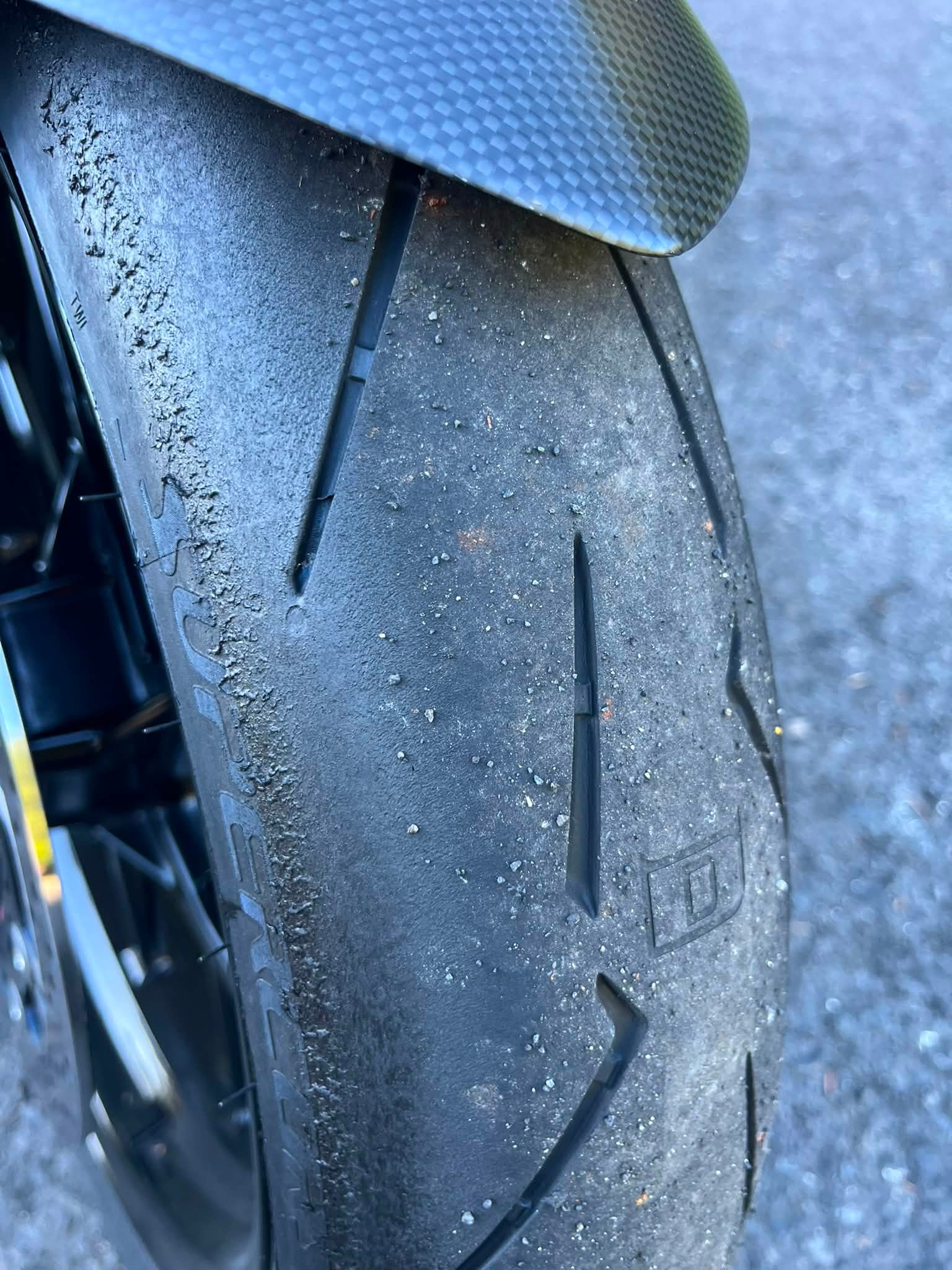 モンスター Supercorsa tires offer better feedback than Rosso 4 Corsas on