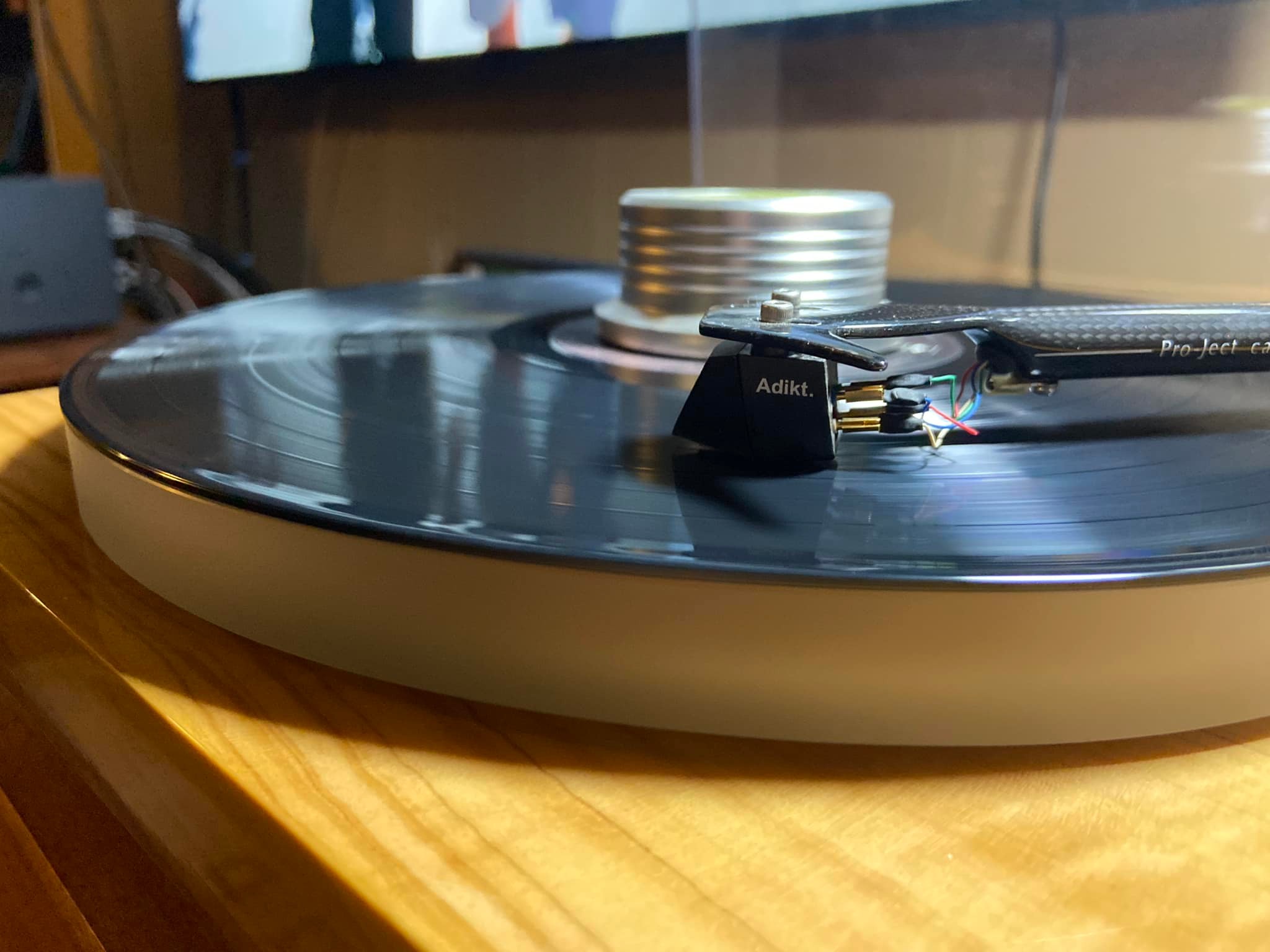 1-xpression with acrylic platter and Linn Adikt cartridge for sale