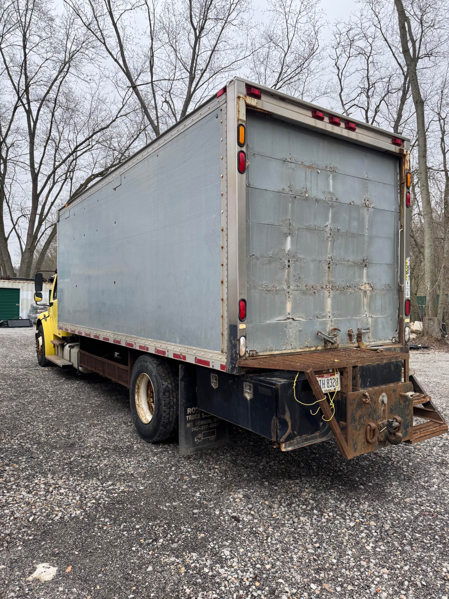 2008 Freightliner BOX Truck Tool Crib- Diesel - Commercial Vehicles
