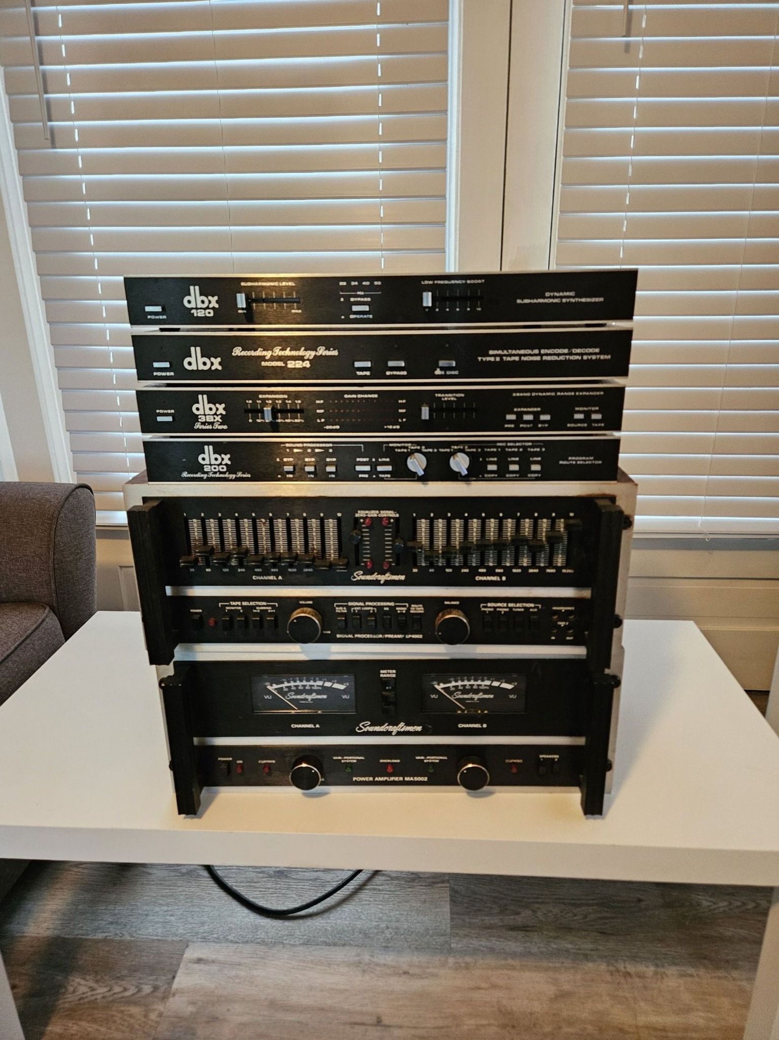 This Soundcraftsmen MA5002 is a vintage, heavy-duty stereo power