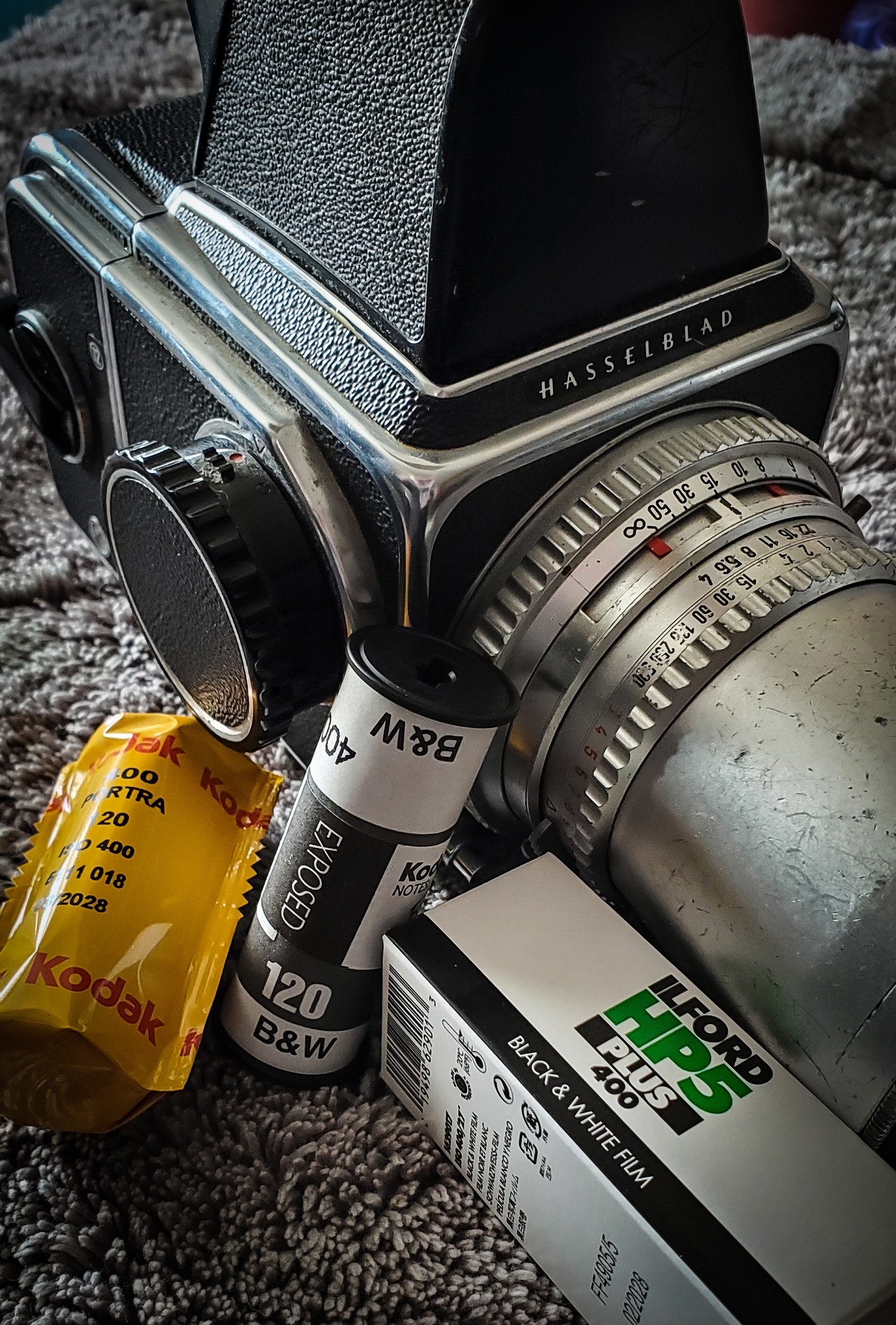 Hasselblad 205TCC + Voigtlander Color-Heliar 105/3.5 Mutar 2x 