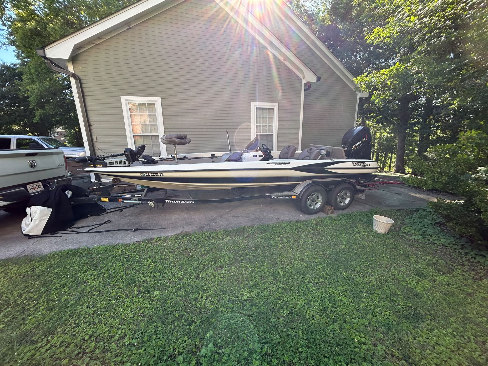 I have a 1999 crest tritoon 25ft with a 1999 Yamaha Vmax 200hp