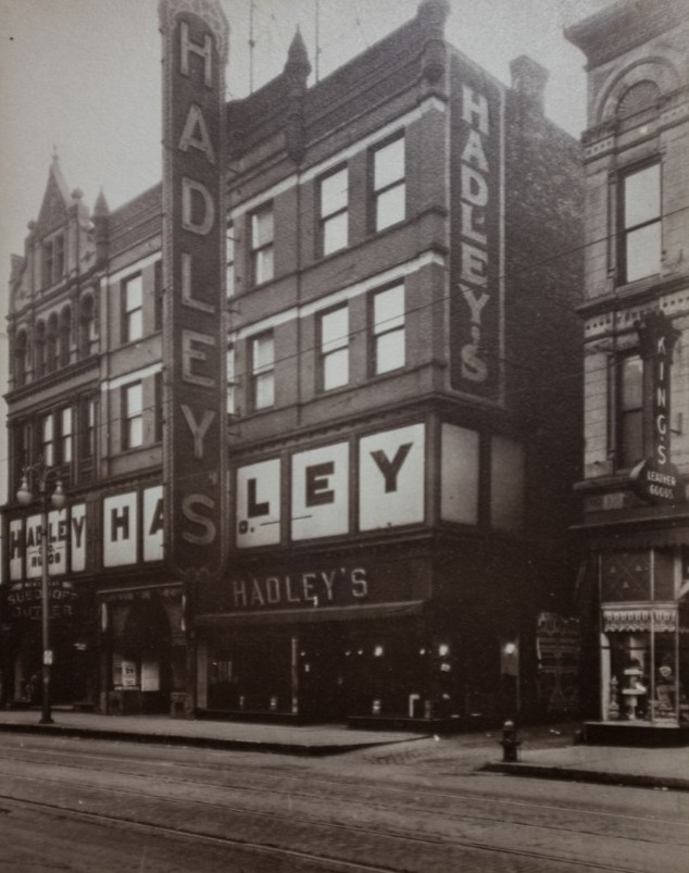 Hadley furniture store history in Fort Wayne