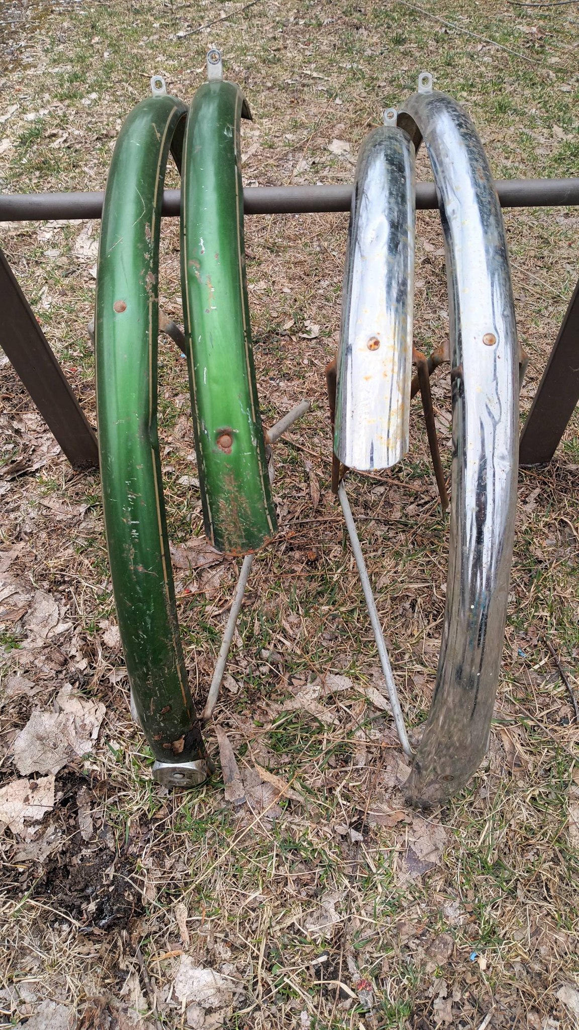 schwinn bicycle fenders 26 Sunlite Cruiser Fenders, Full, Chrome Plated and the padded spring seat adds lasting comfort 1960s Schwinn 26
