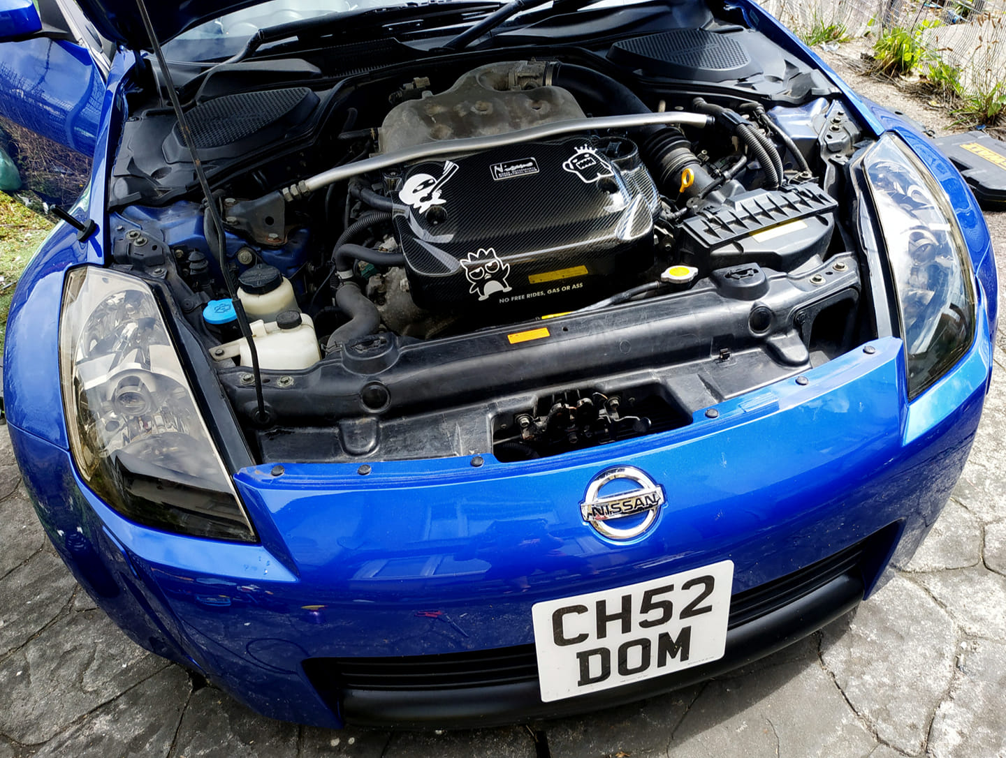 Emperor皇帝 - Carbon fibre engine cover for the Z33 350z
