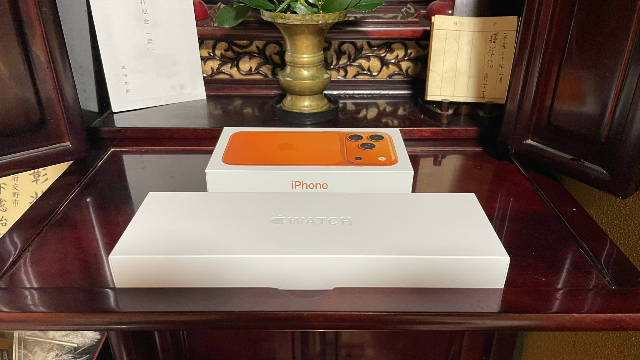 2年使っていたiPhone15ProMaxのapplecareの保証期限が来たので、悩んだ 