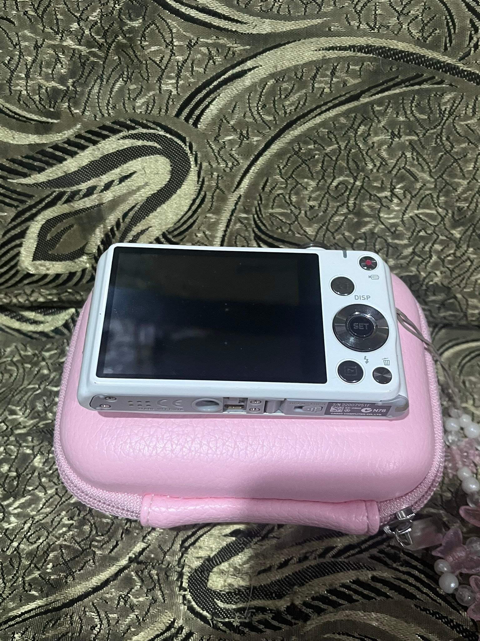 Casio Exilim EX-Z40 4.0MP Compact Digital Camera with Battery 