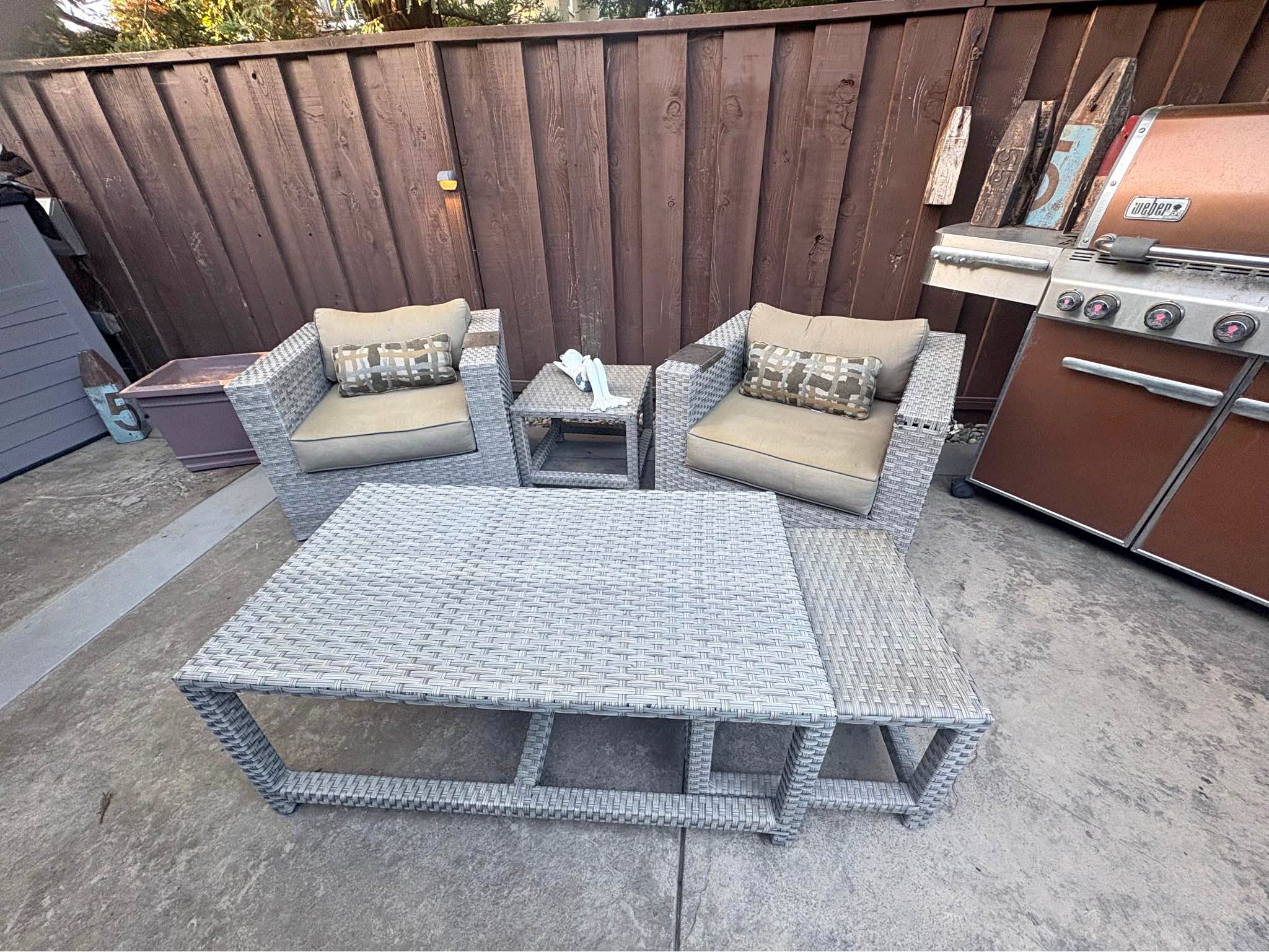 hauser patio umbrella Fringe 8' Round Garden it not only adds a touch of elegance to your outdoor space but also provides efficient air circulation through its wind vent 13' Octagonal Side Arm Umbrella