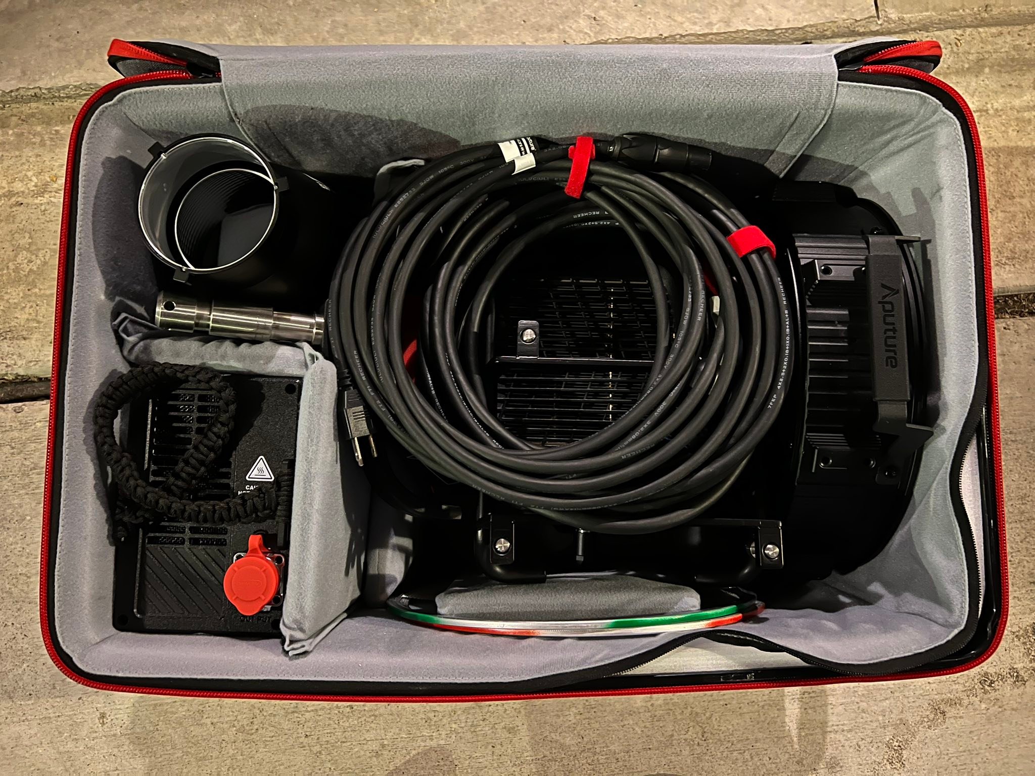 Aputure 1200d reflectors and case
