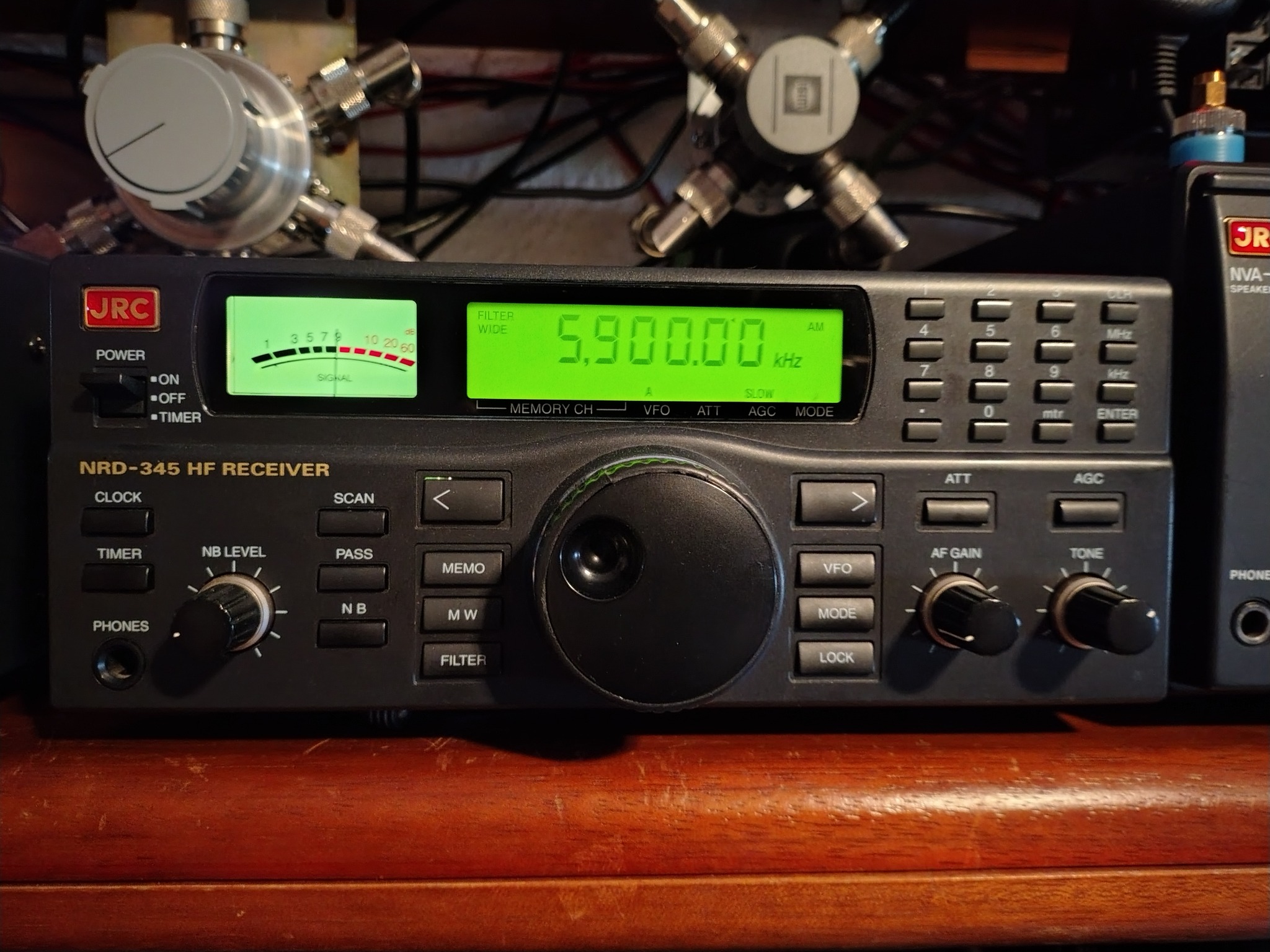 5900khz AM Pirate Radio Horizon NL playing pop music reception report