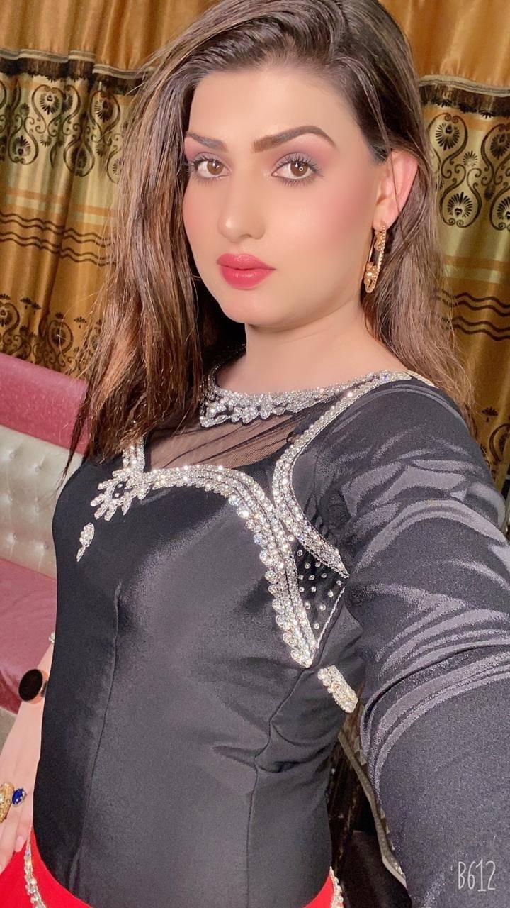 Urwa khan - Urwa khan added a new photo.