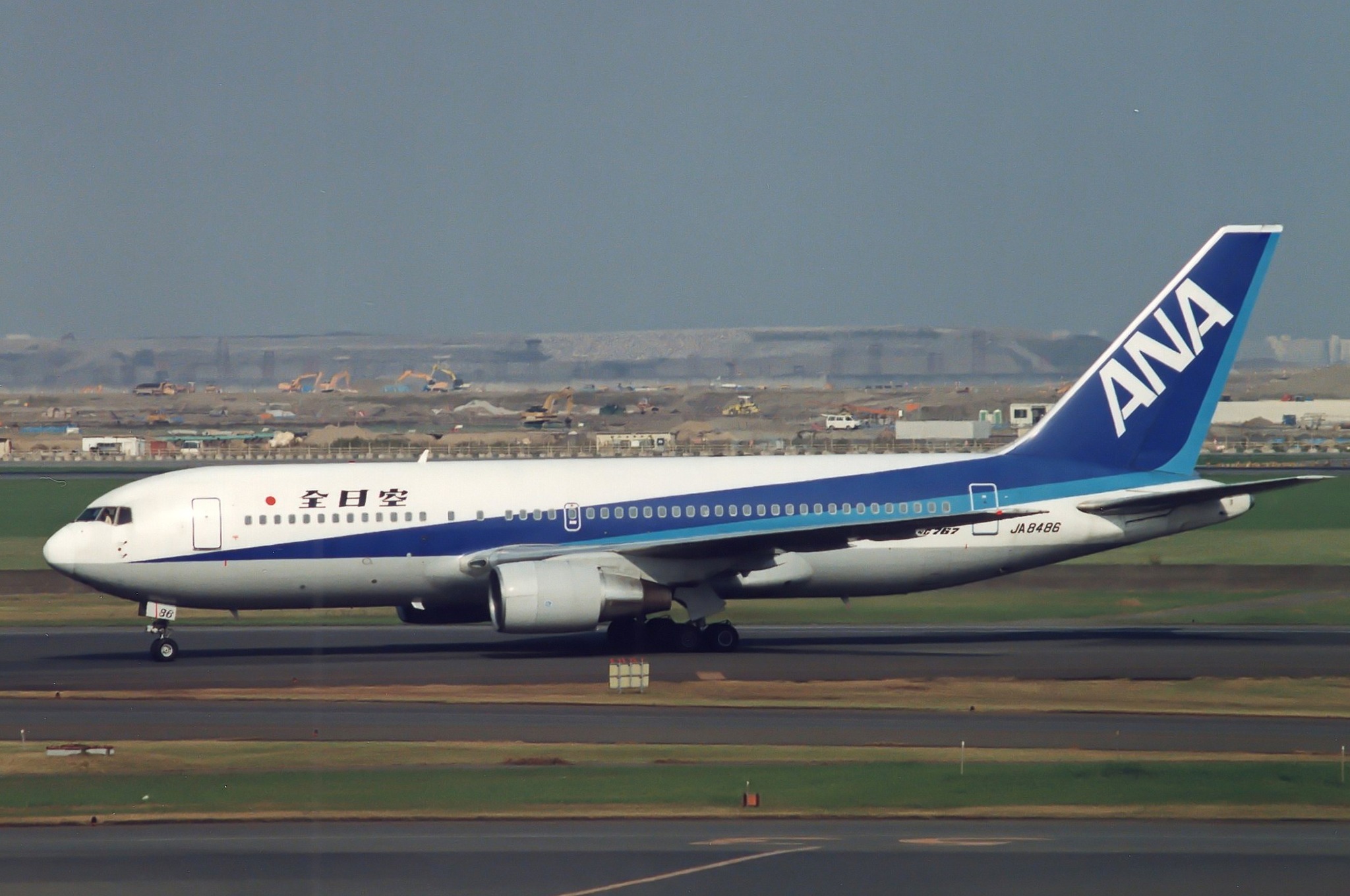 All Nippon Airways JA8454 B737-281Adv cn 21768/586 Niigata(KIJ) 21