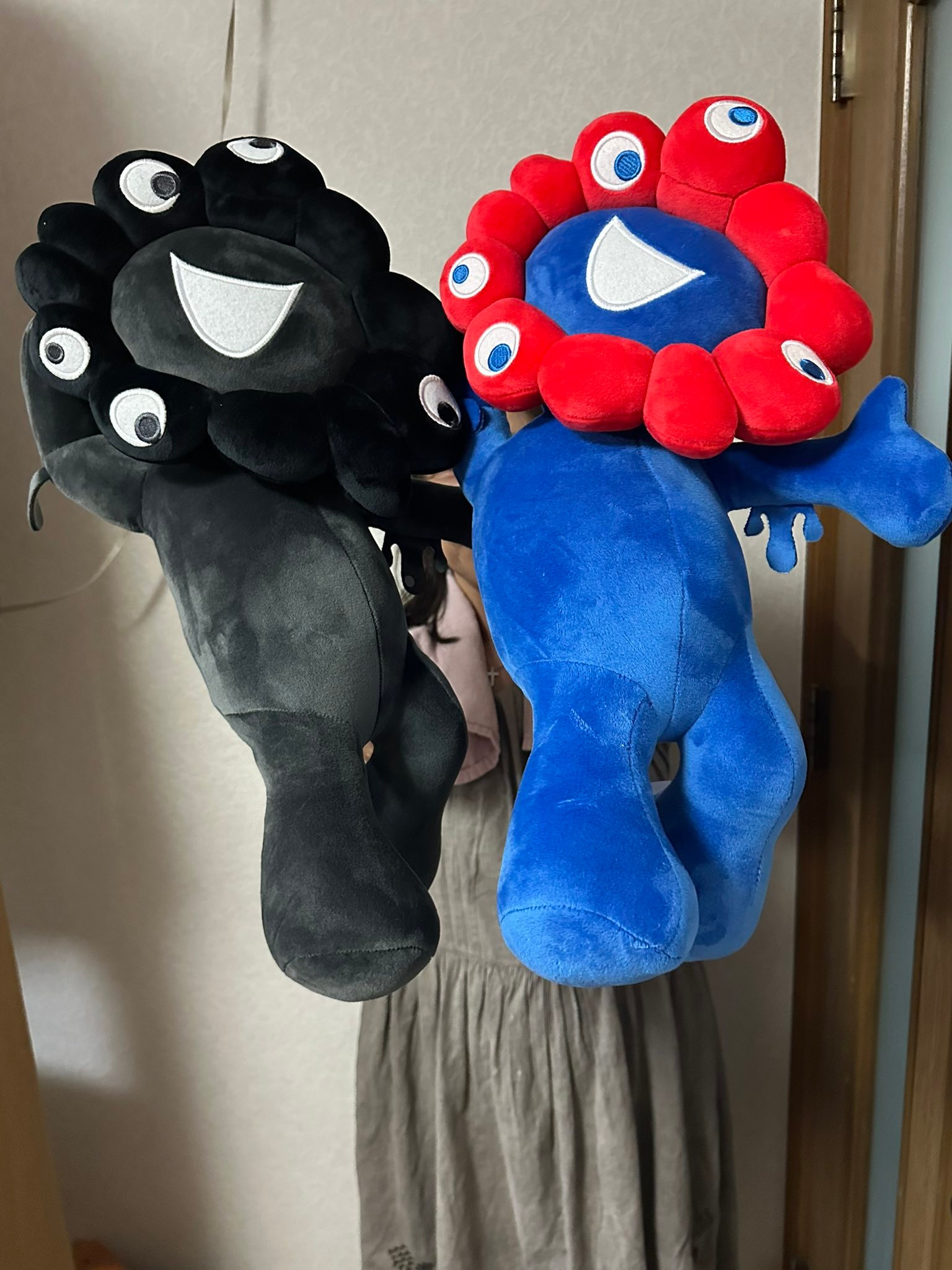 ? 黒ミャクミャク寝そべりぬいぐるみ くじ参加しました
