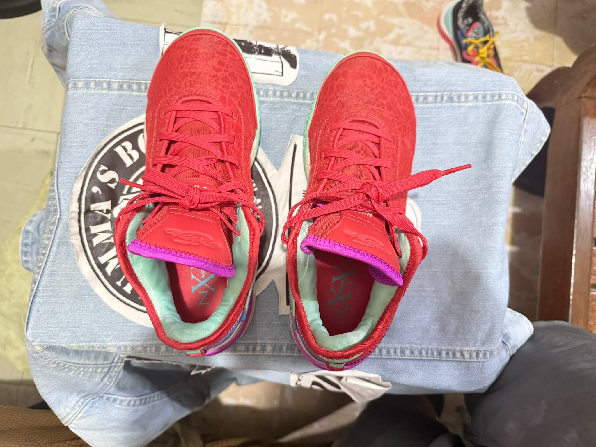 Preloved basketball shoes for sale in size 9 and 9.5 US