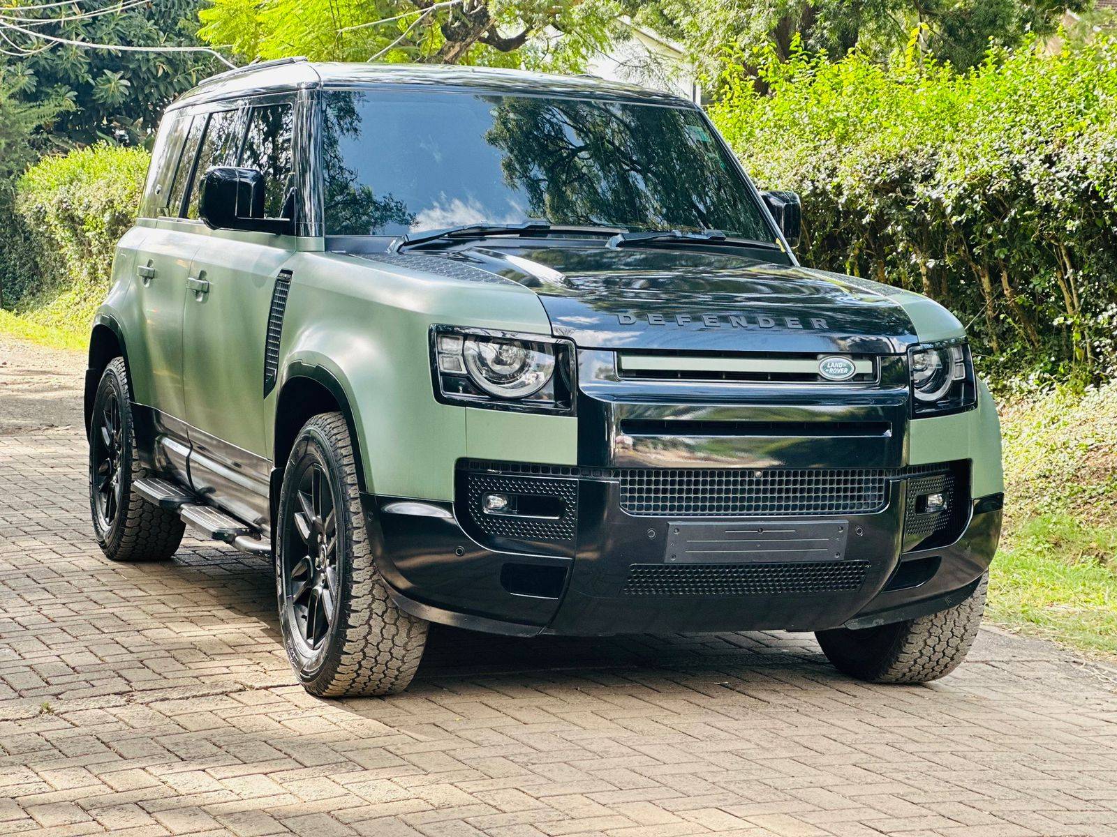 ゆう❗️ Green Land Rover Defender 110 for sale