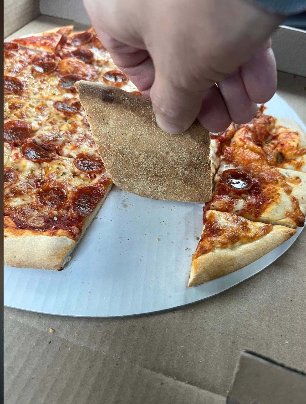 Excellent service and spicy pizza at Pizza Paradise in Logan, Ohio
