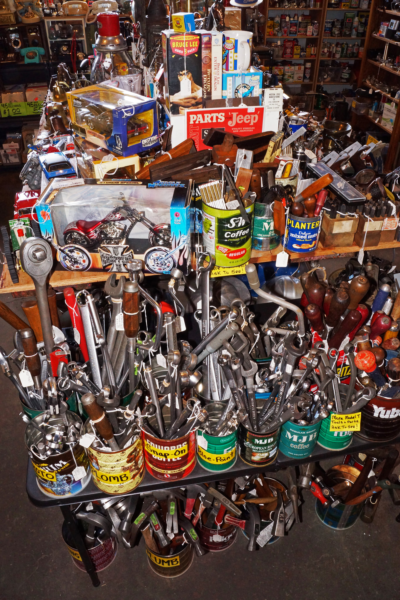 Vendor # 806 600 Tin Pan Alley