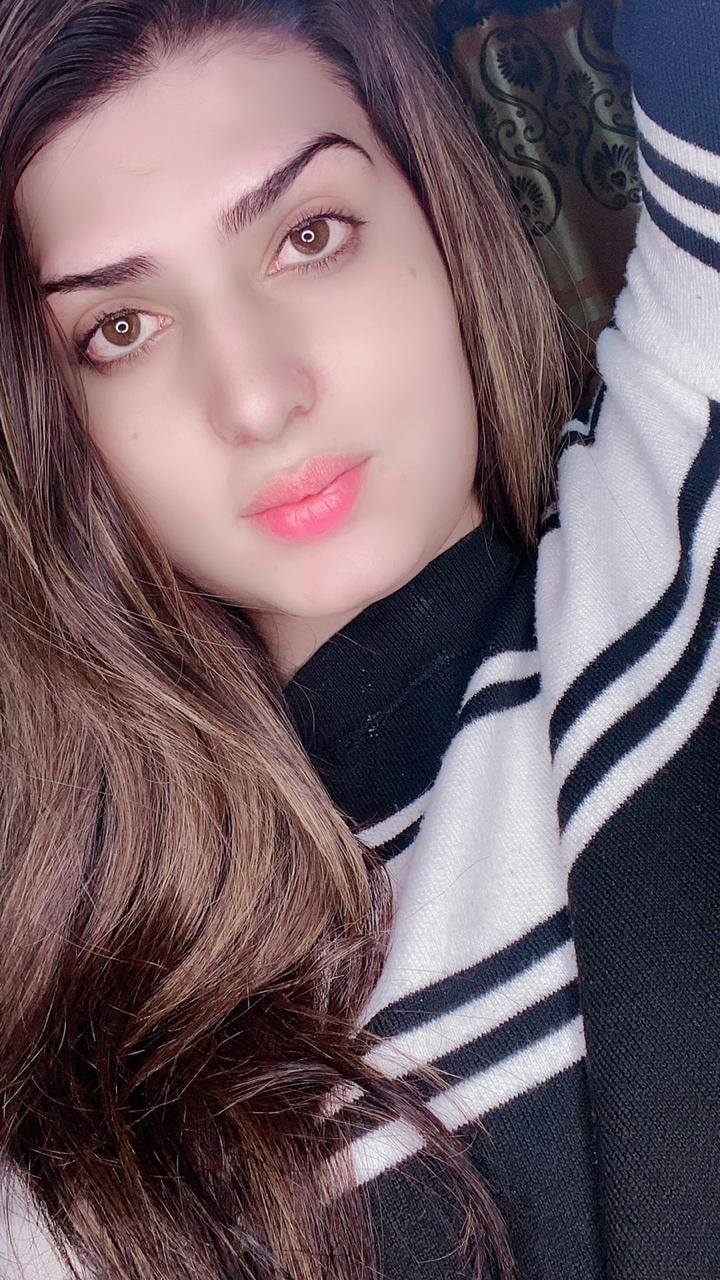Urwa khan - Urwa khan added a new photo.