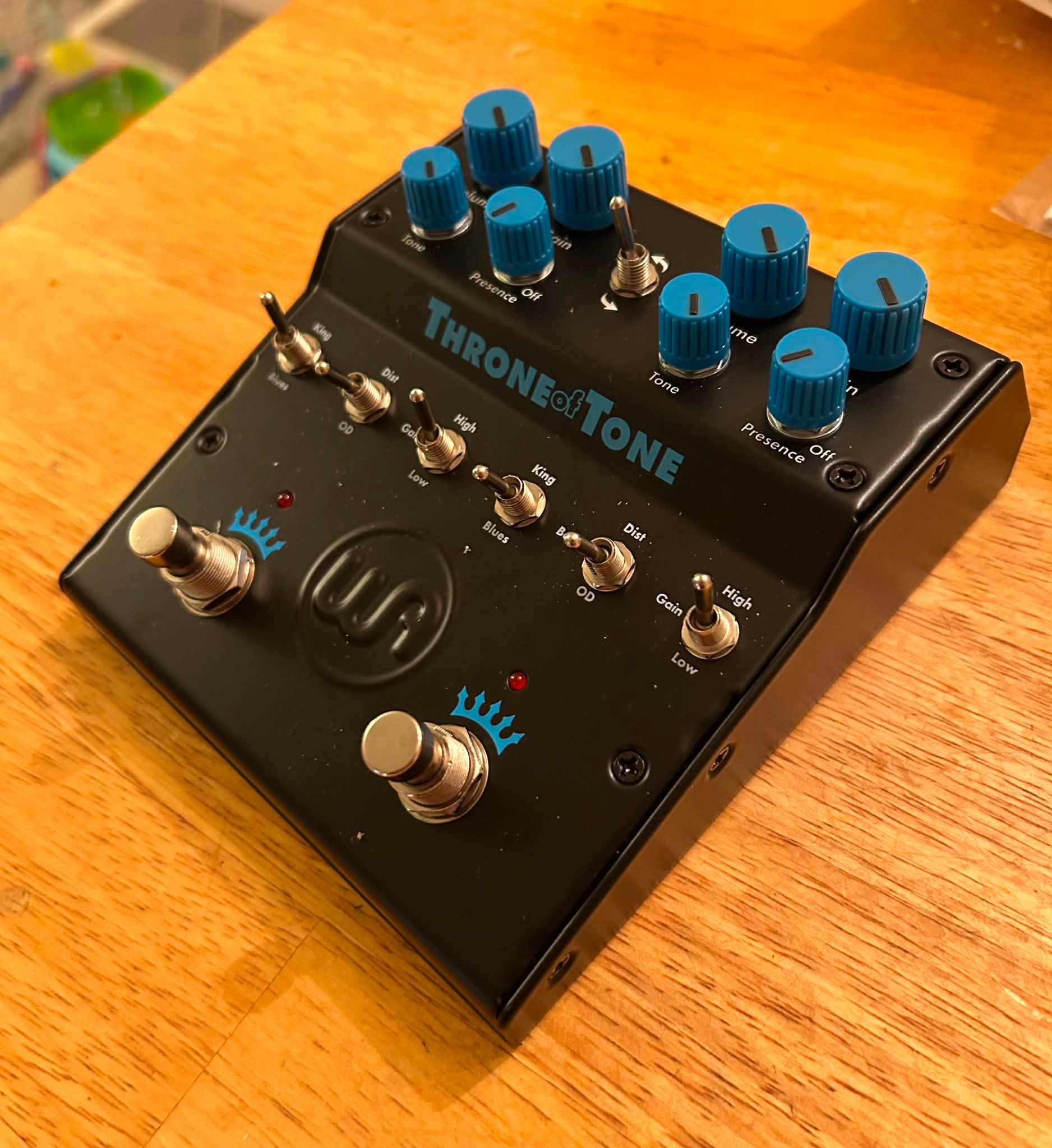 Unboxing the Throne of Tone Pedal from Warm Audio