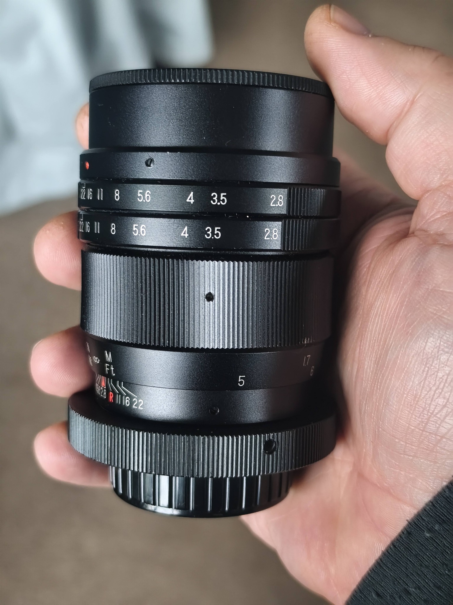 What are reviews of the Apo-Telezenitar 2.8/135mm lens?