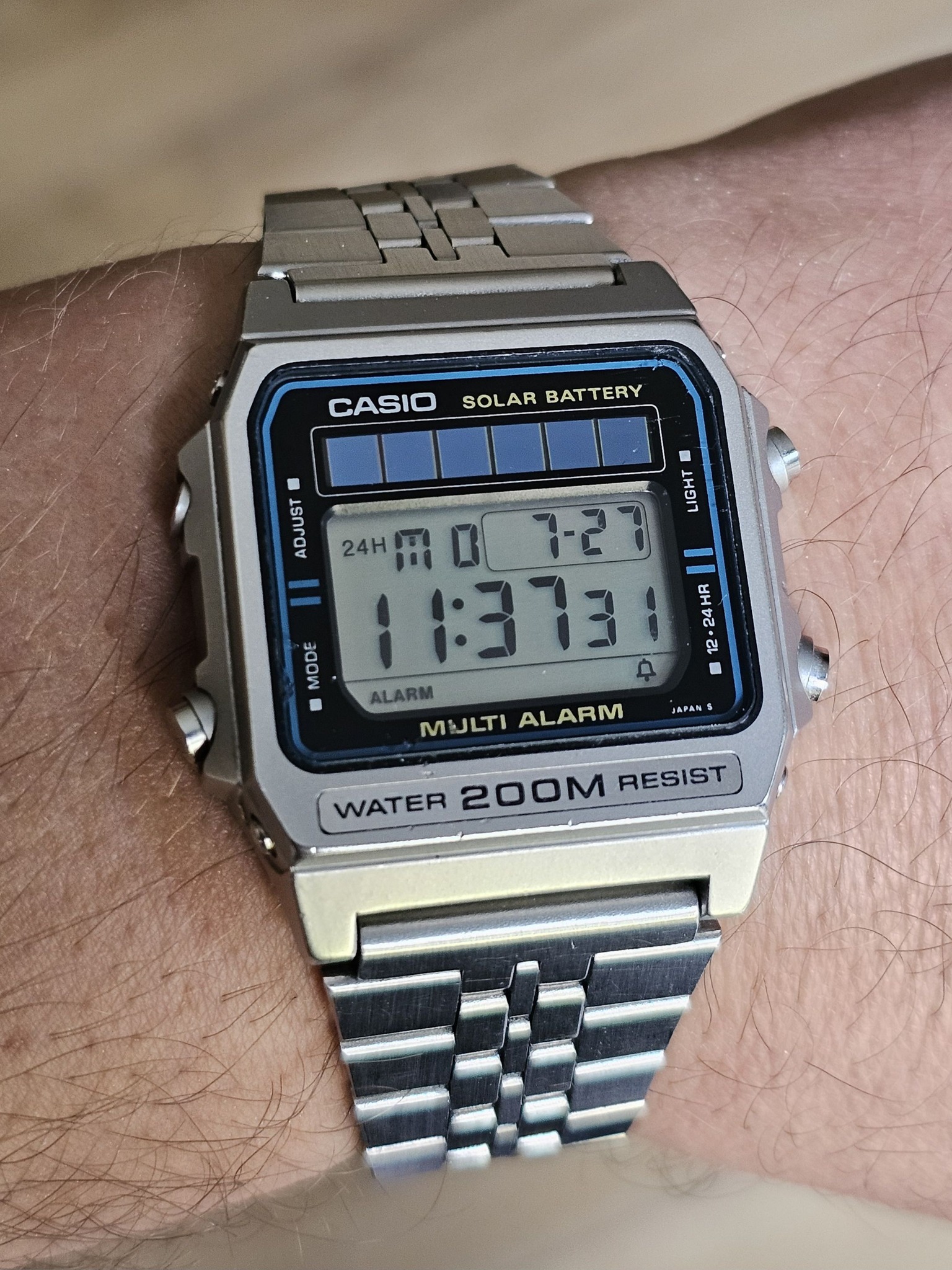 Casio DW2000 vintage watch details and value