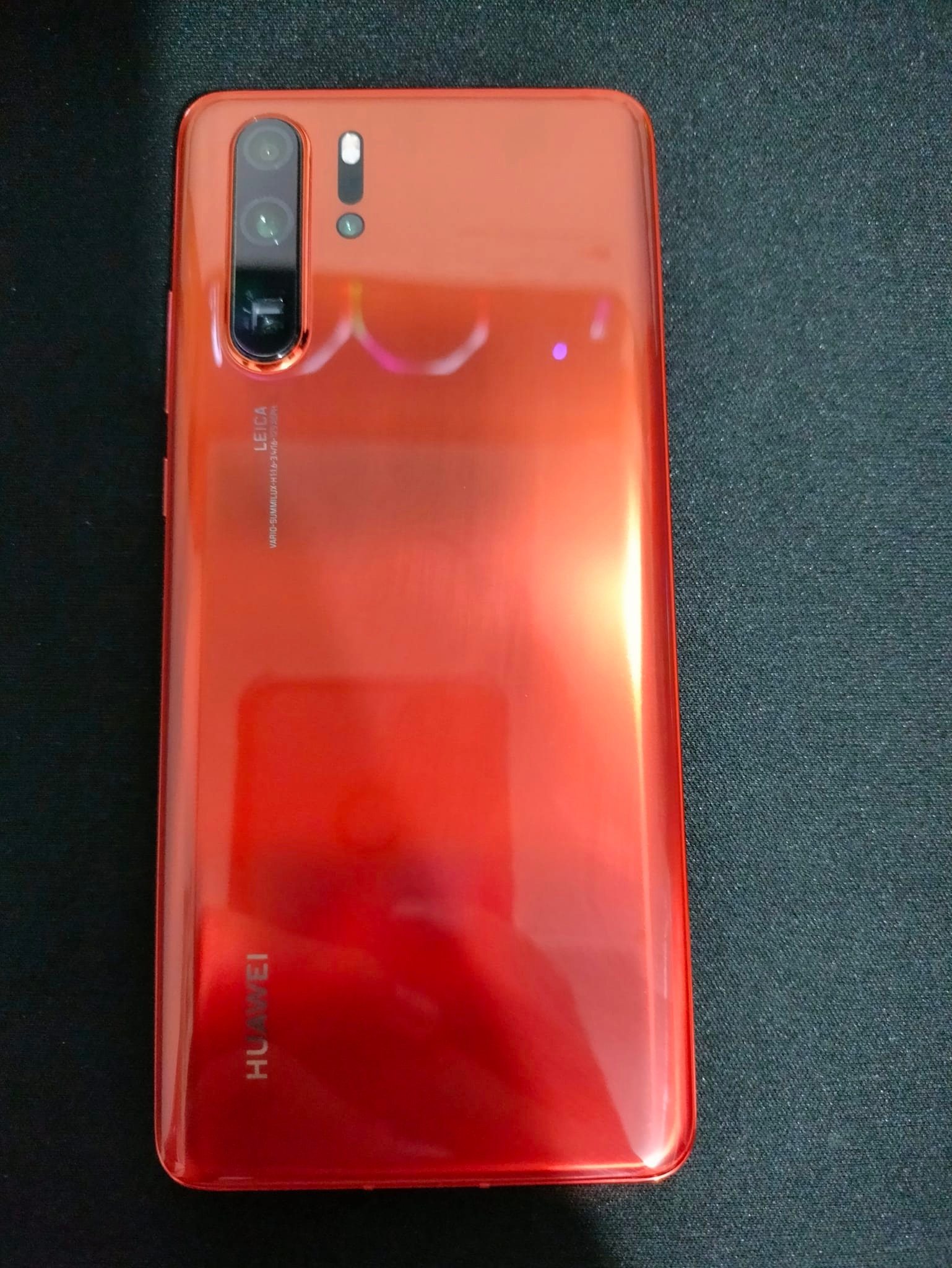 The Huawei P30 Pro Amber Sunrise sports the same specs as other