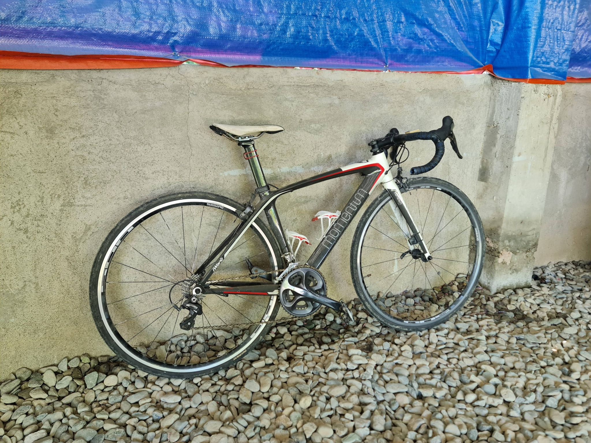 Momentum iwant road bike for sale