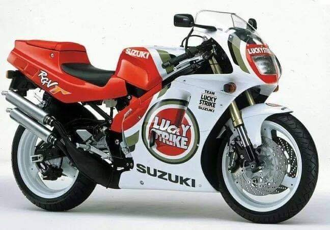 SUZUKI RGV-250 ガンマ　Γ　 Lucky Strike 左カウル 1993 SUZUKI RGV250 Vj22 Special Lucky Strike edition with painted