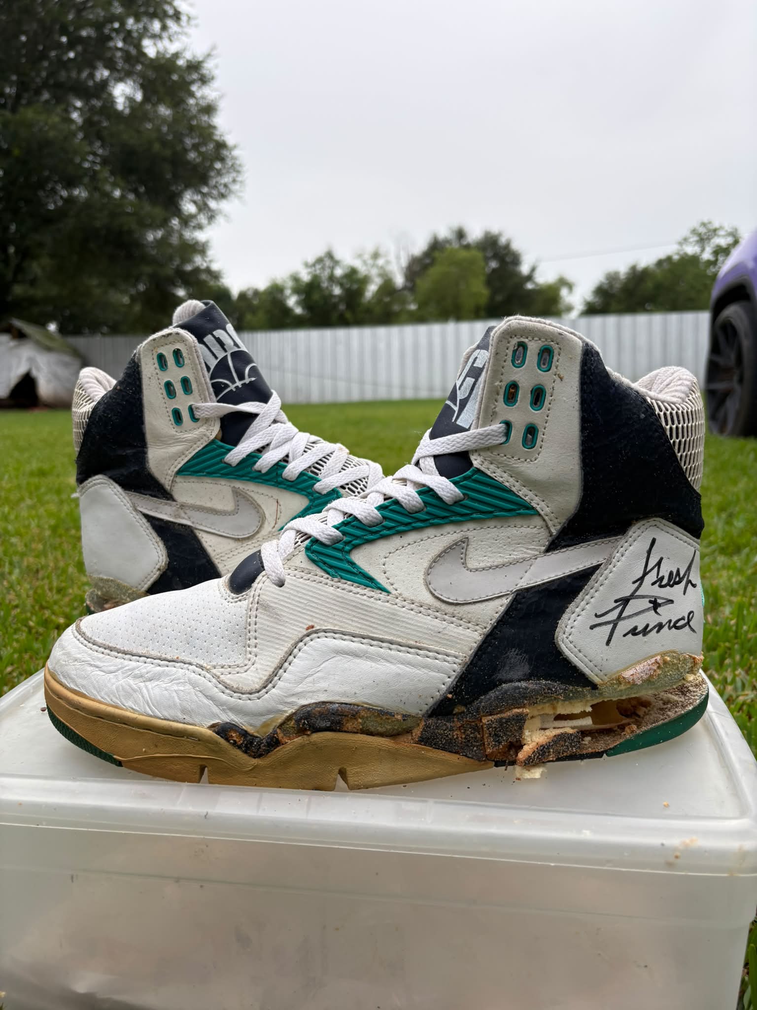 Check Fresh Prince's sneaker history here: www.miszapas.net